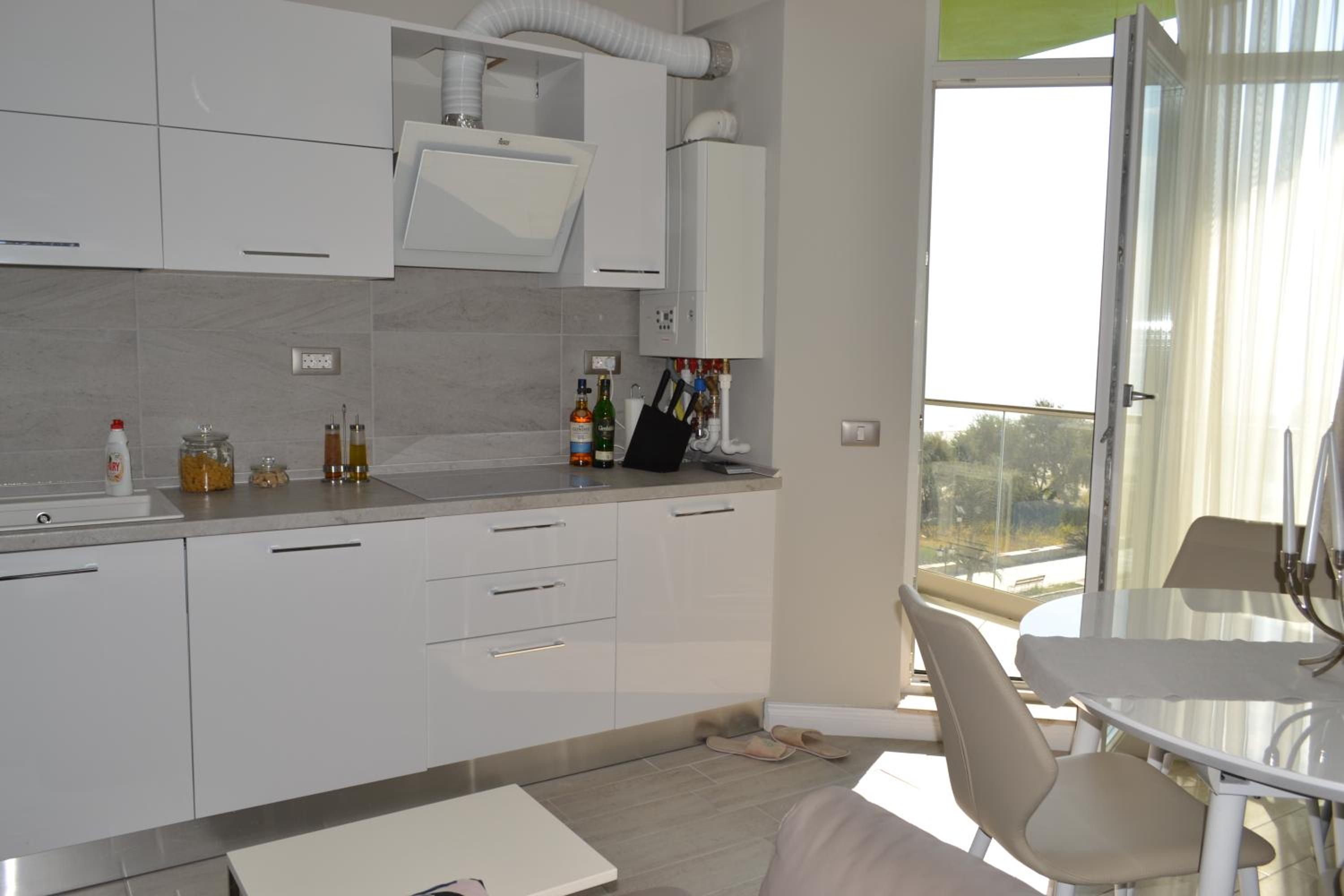 Frontal SeaView Apartment Spa&Pool Resort - parking