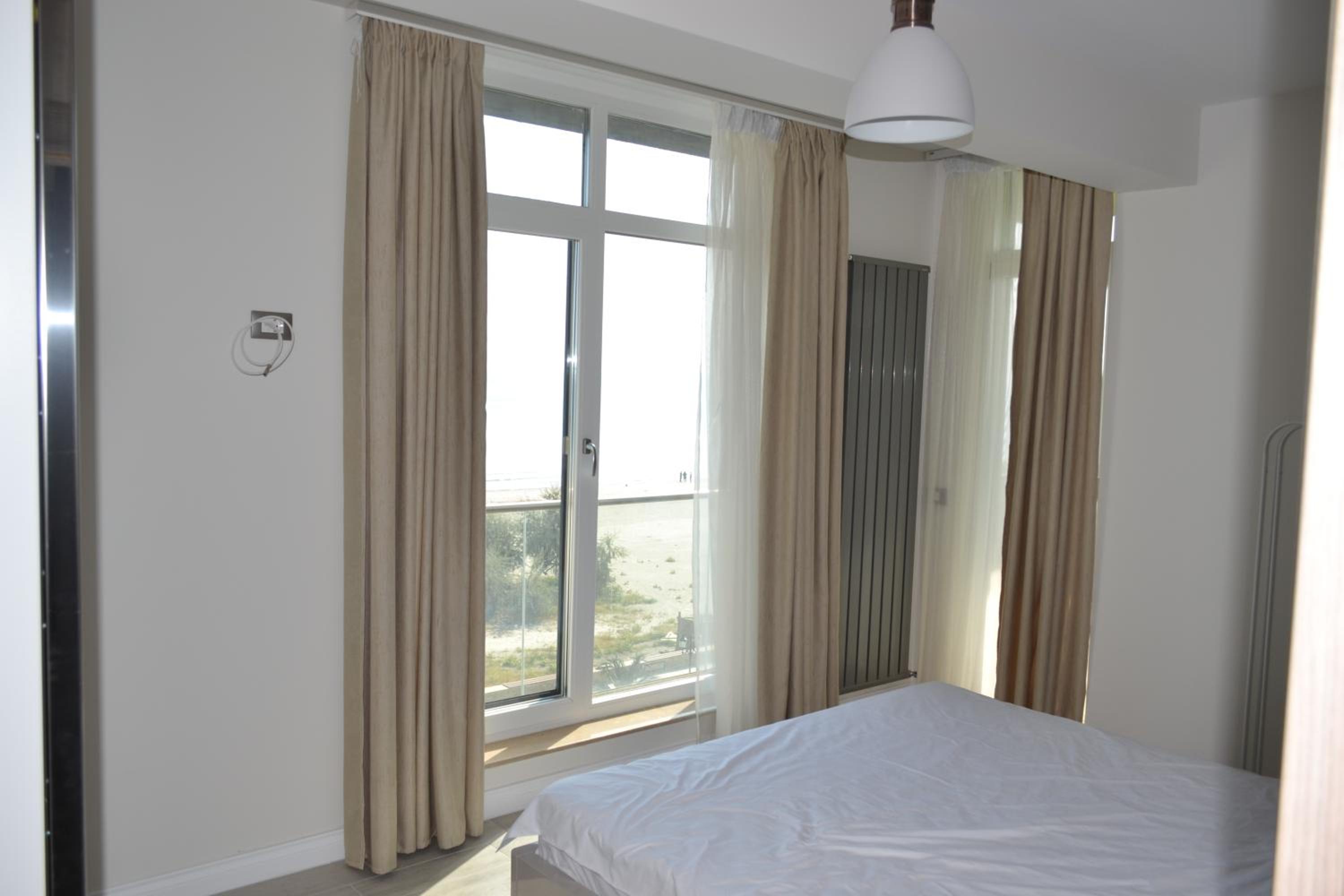 Frontal SeaView Apartment Spa&Pool Resort - parking