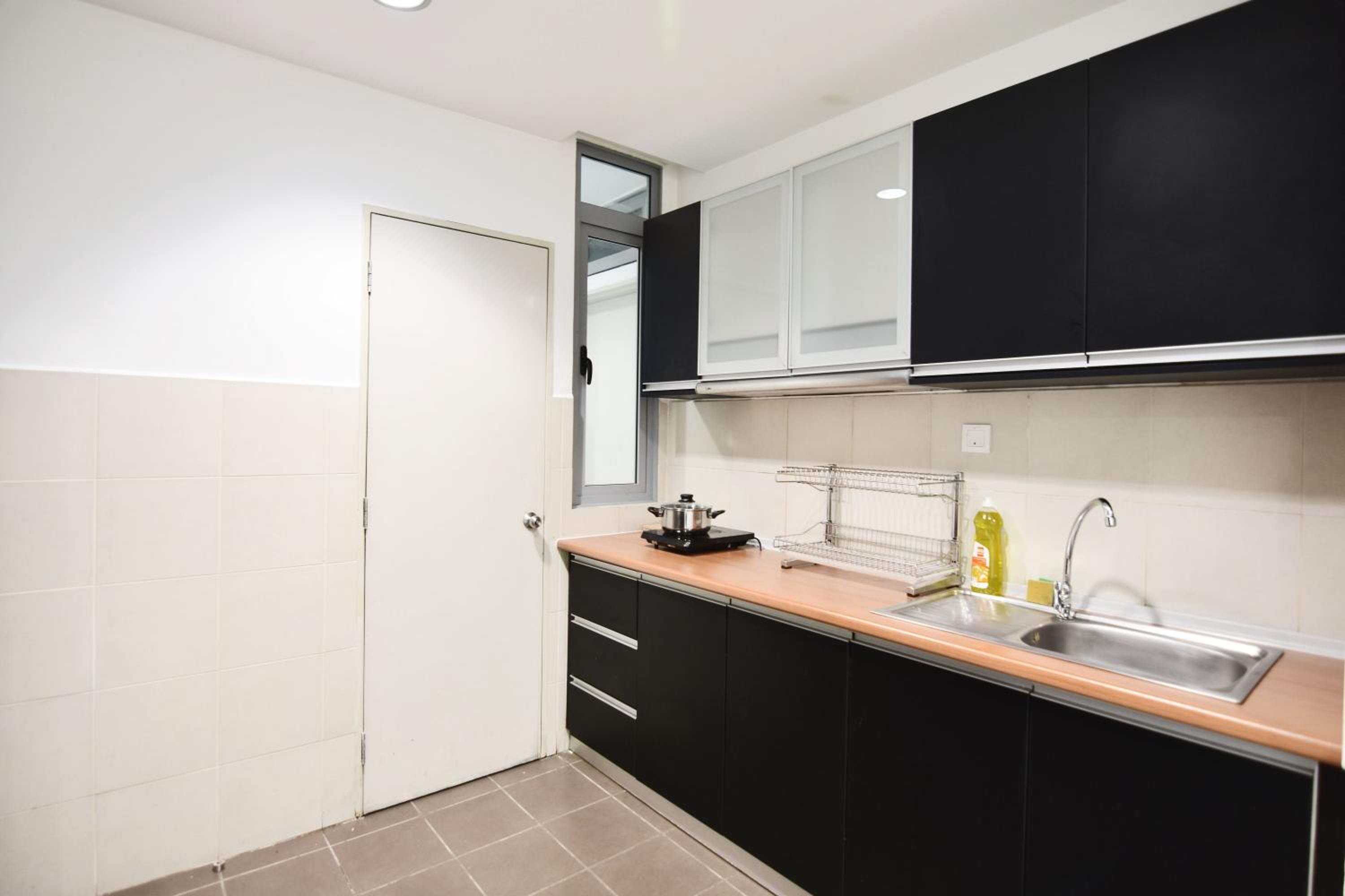 A Spacious & Cozy High-Floor 4BR Apt FREE Parking