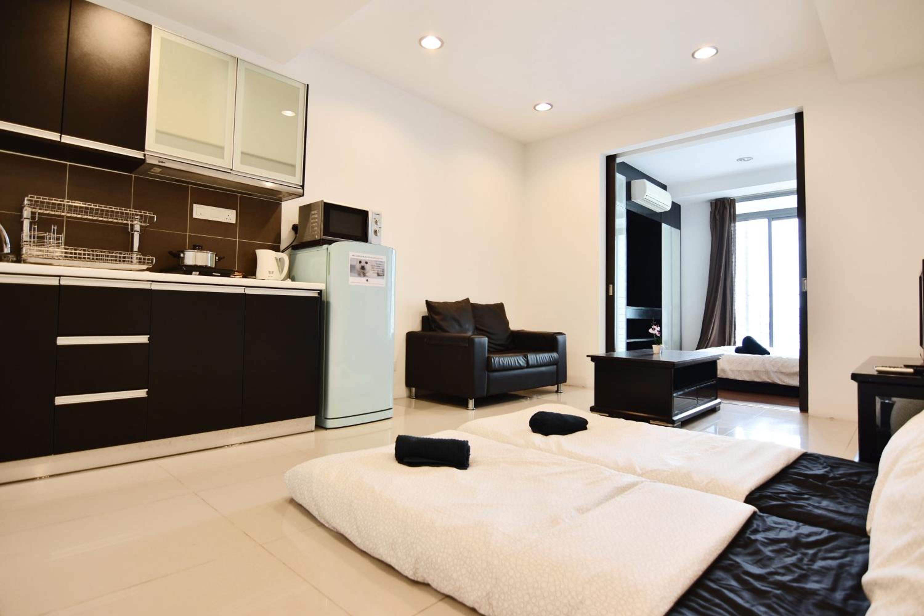 A Spacious & Cozy High-Floor 4BR Apt FREE Parking