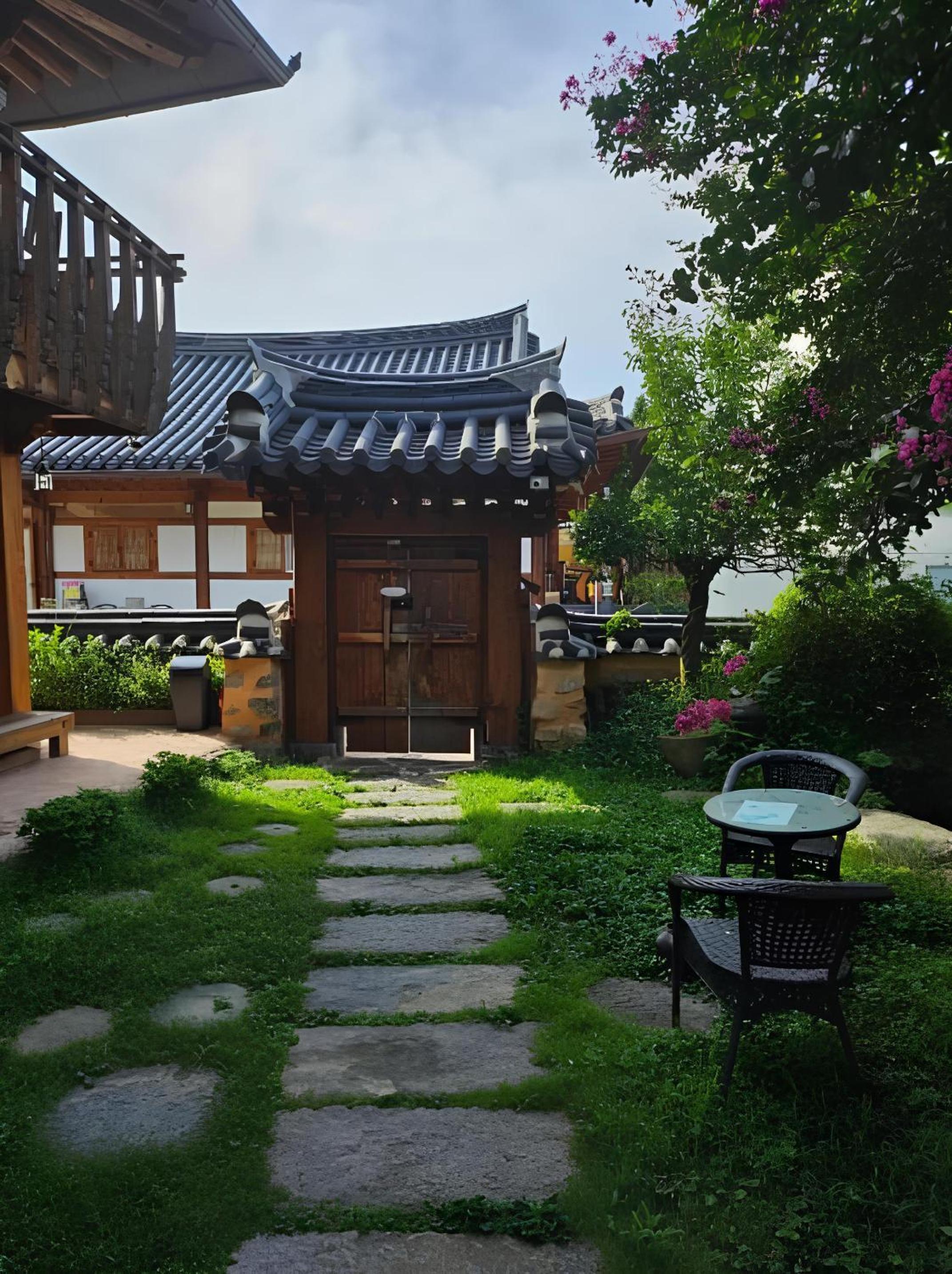 Hanok Hanji Gguljam view 3