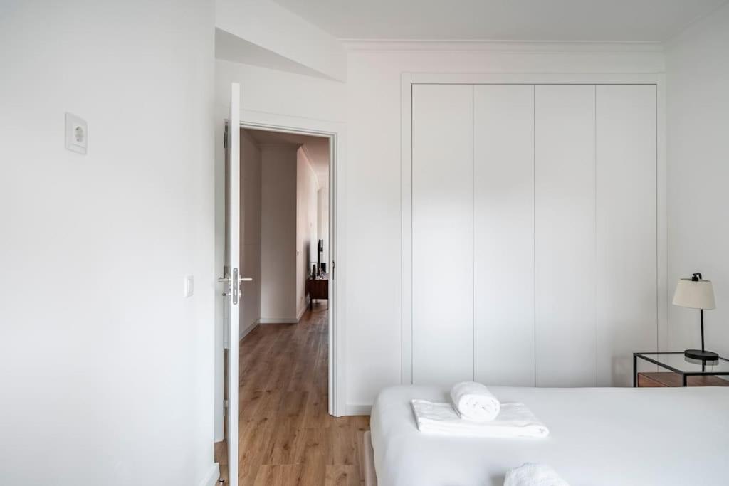 Ocean Breeze - T1 Apartment in Cascais by Lisbeyond view 5