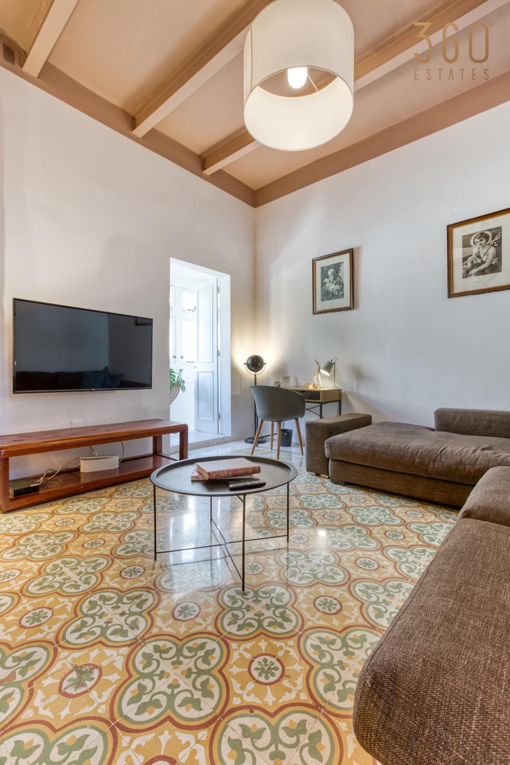 Stylish 3BR townhouse with Private Terrace & BBQ by 360 Estates photo 3