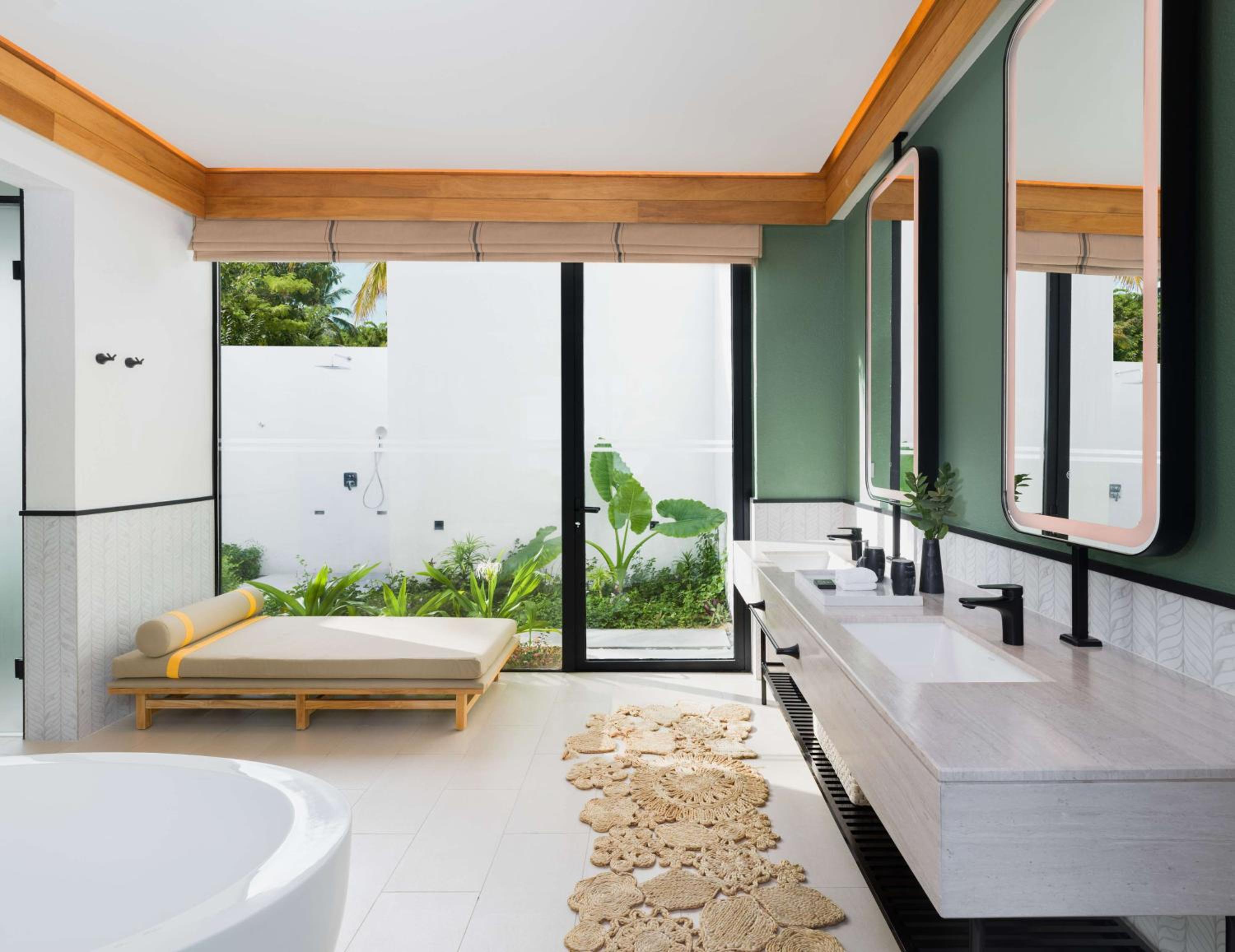Hilton Maldives Amingiri Resort & Spa 43