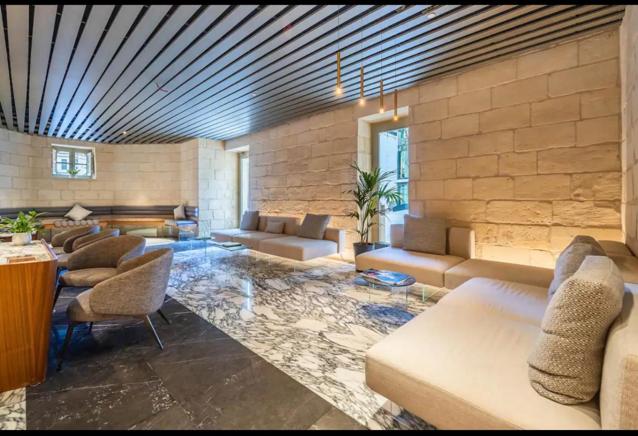 Mercury Tower Suites with pool access