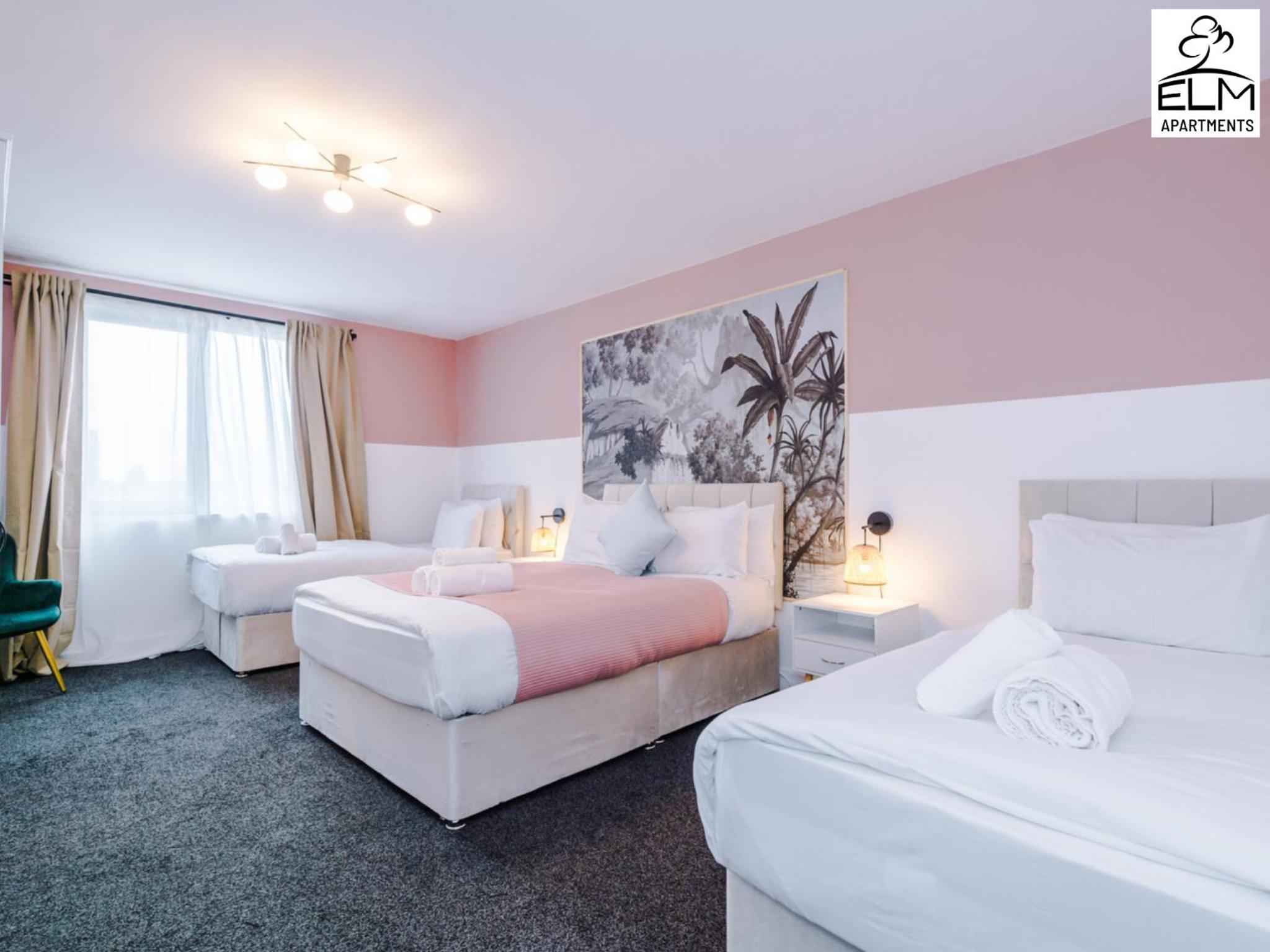 Elm Aparthotel , Collection of apartments Available Near Media City , Free Parking view 5