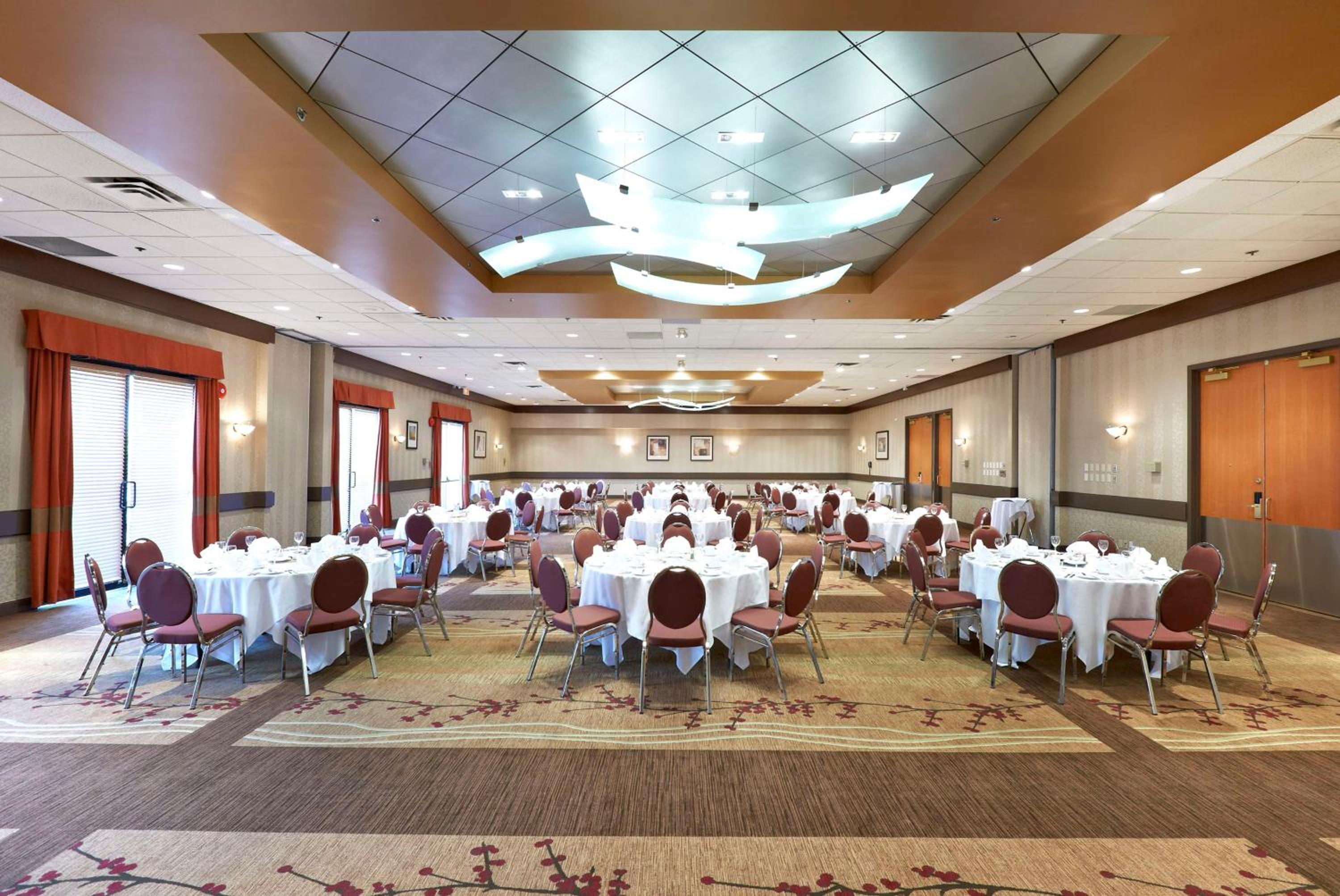 Hilton Whistler Resort & Spa - Image 2