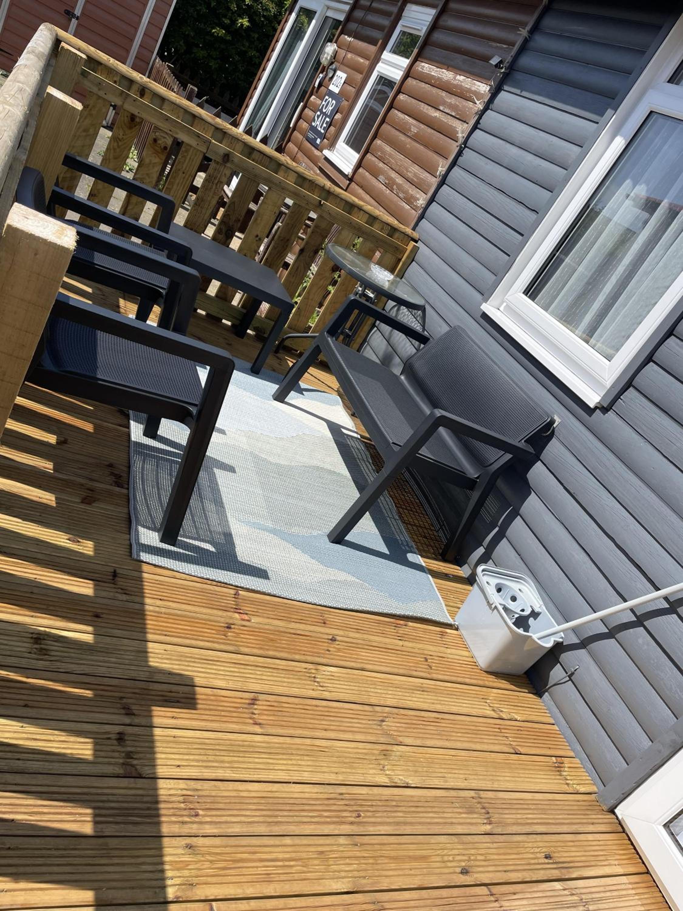 2Bed Chalet Sleeps 4- Garden Balcony Pets Beach view 5