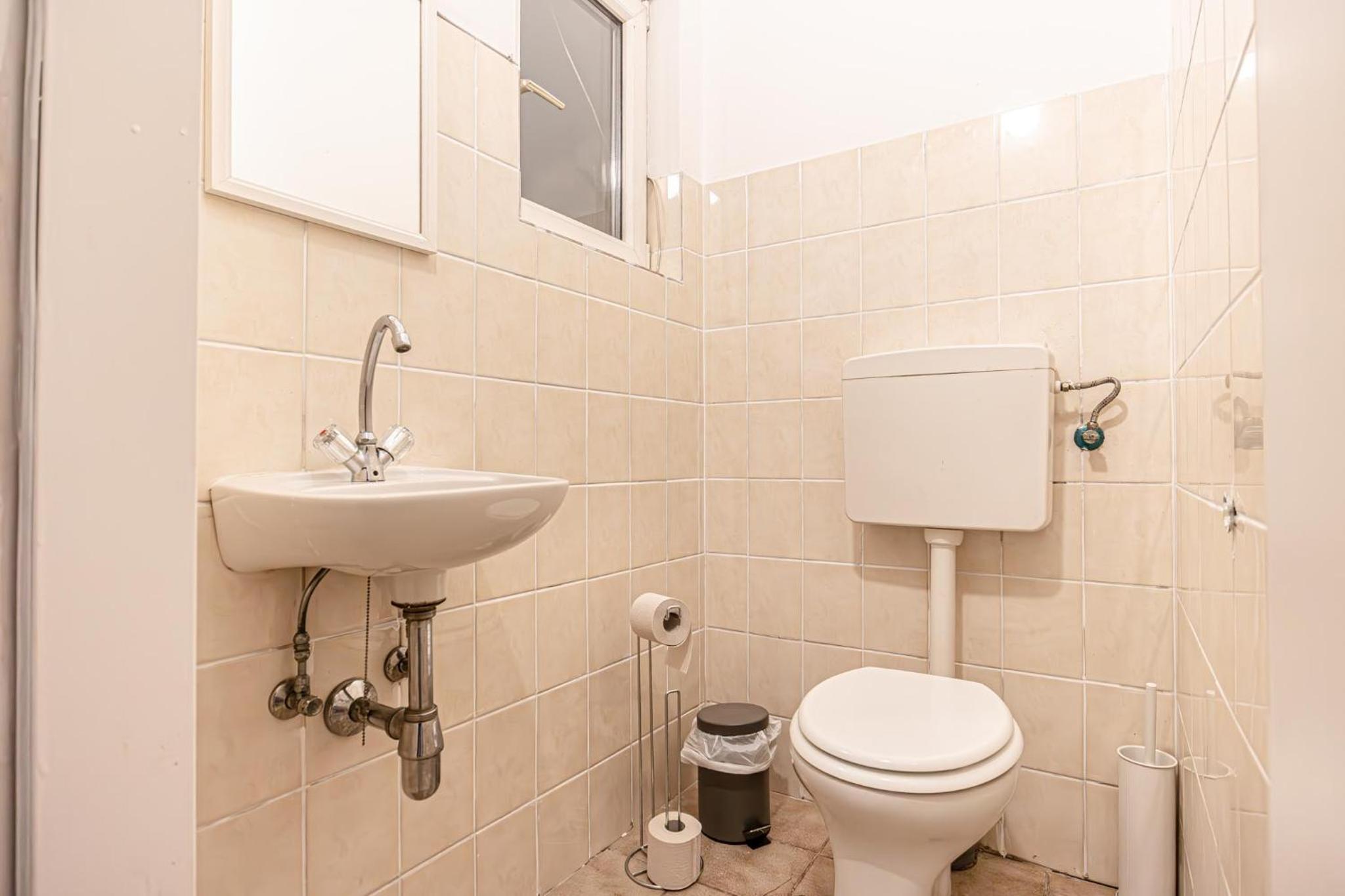 Spacious 2BR Apartment with Living Room in Central Vienna