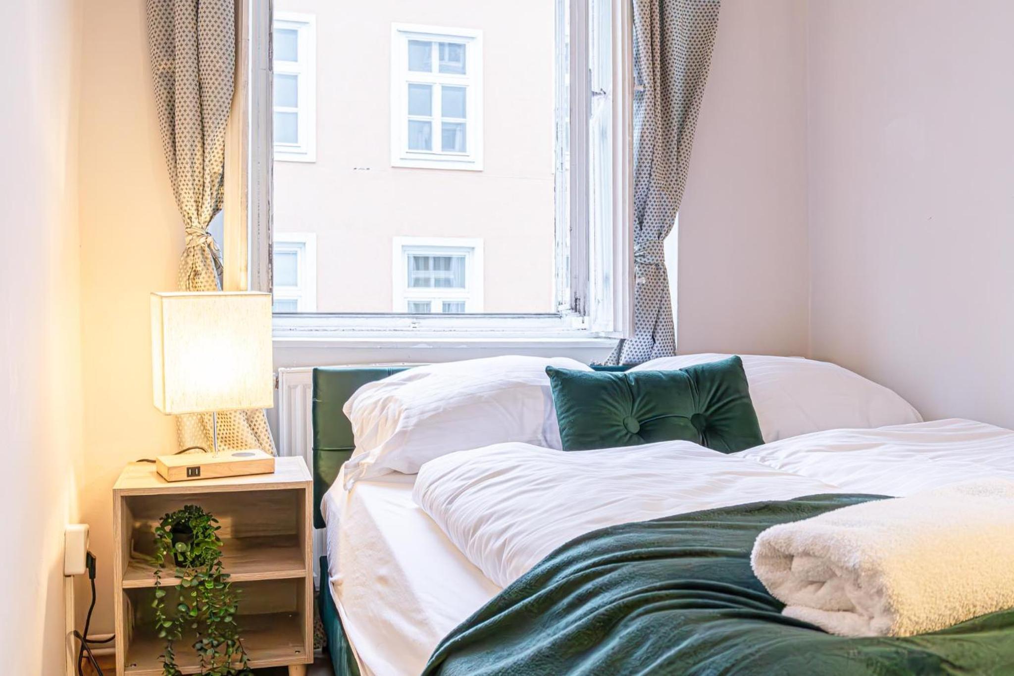 Spacious 2BR Apartment with Living Room in Central Vienna