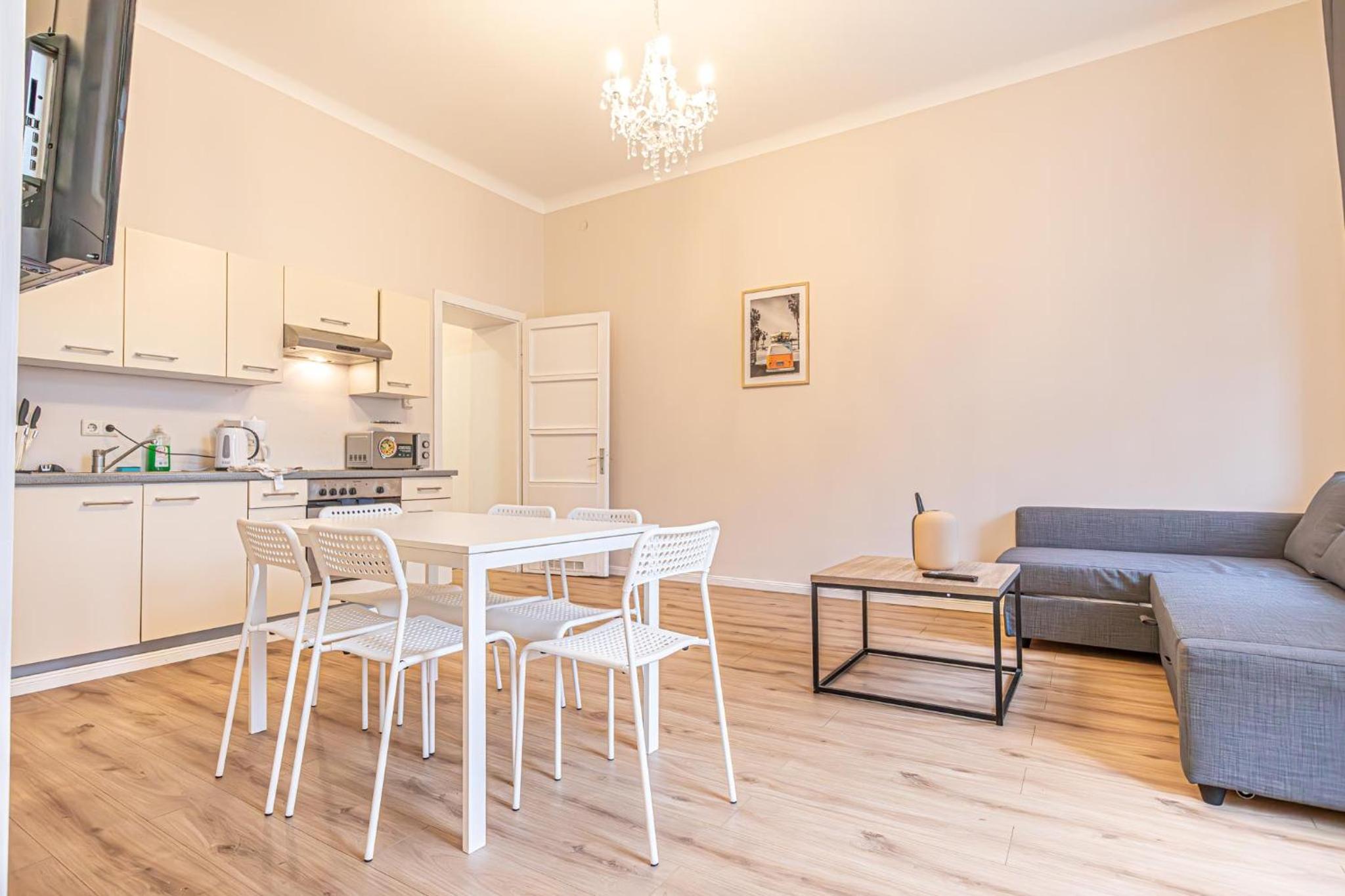 Spacious 2BR Apartment with Living Room in Central Vienna