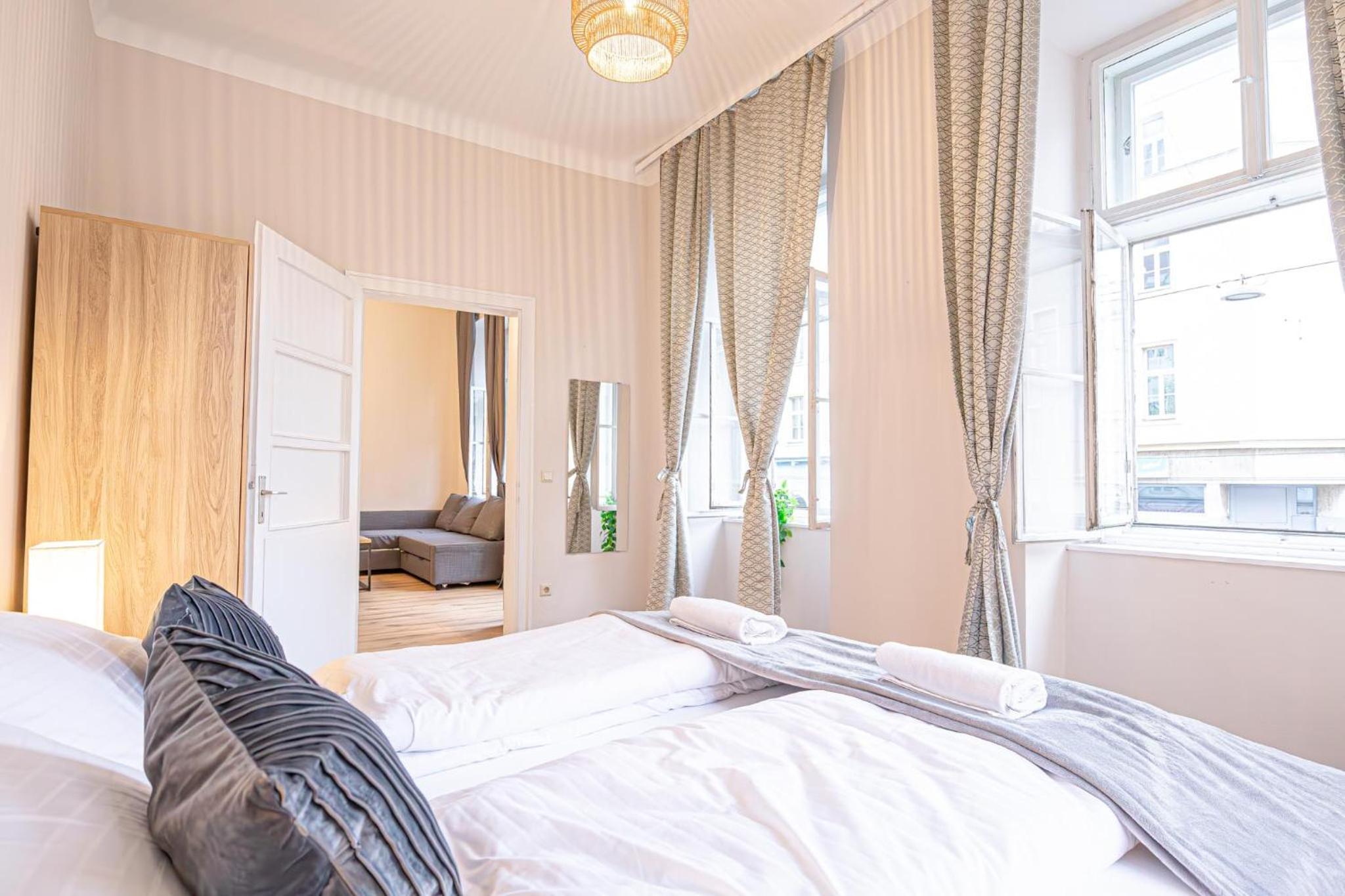 Spacious 2BR Apartment with Living Room in Central Vienna