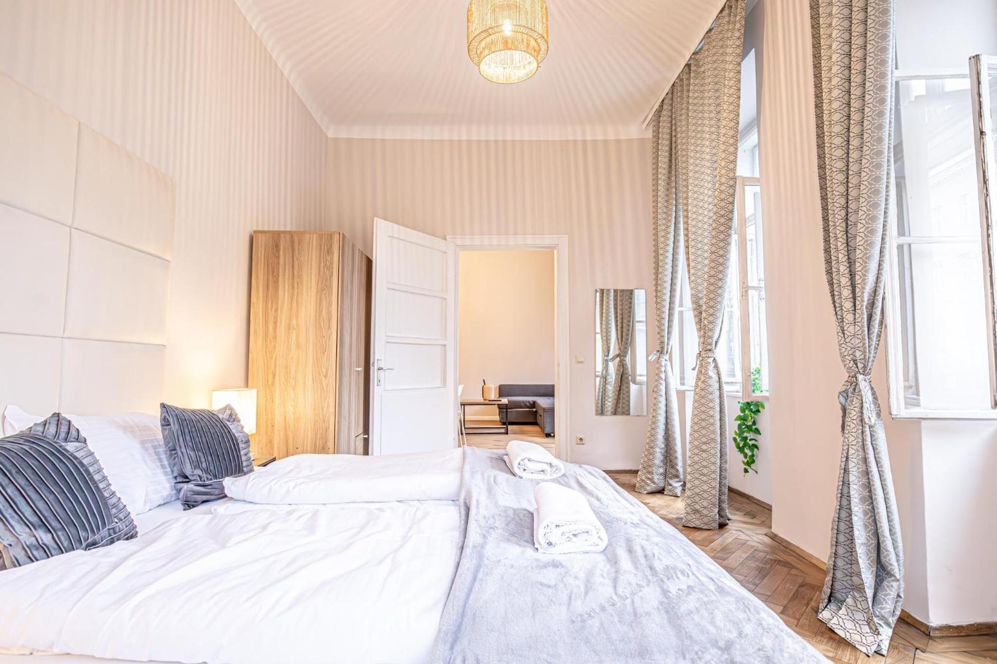 Spacious 2BR Apartment with Living Room in Central Vienna