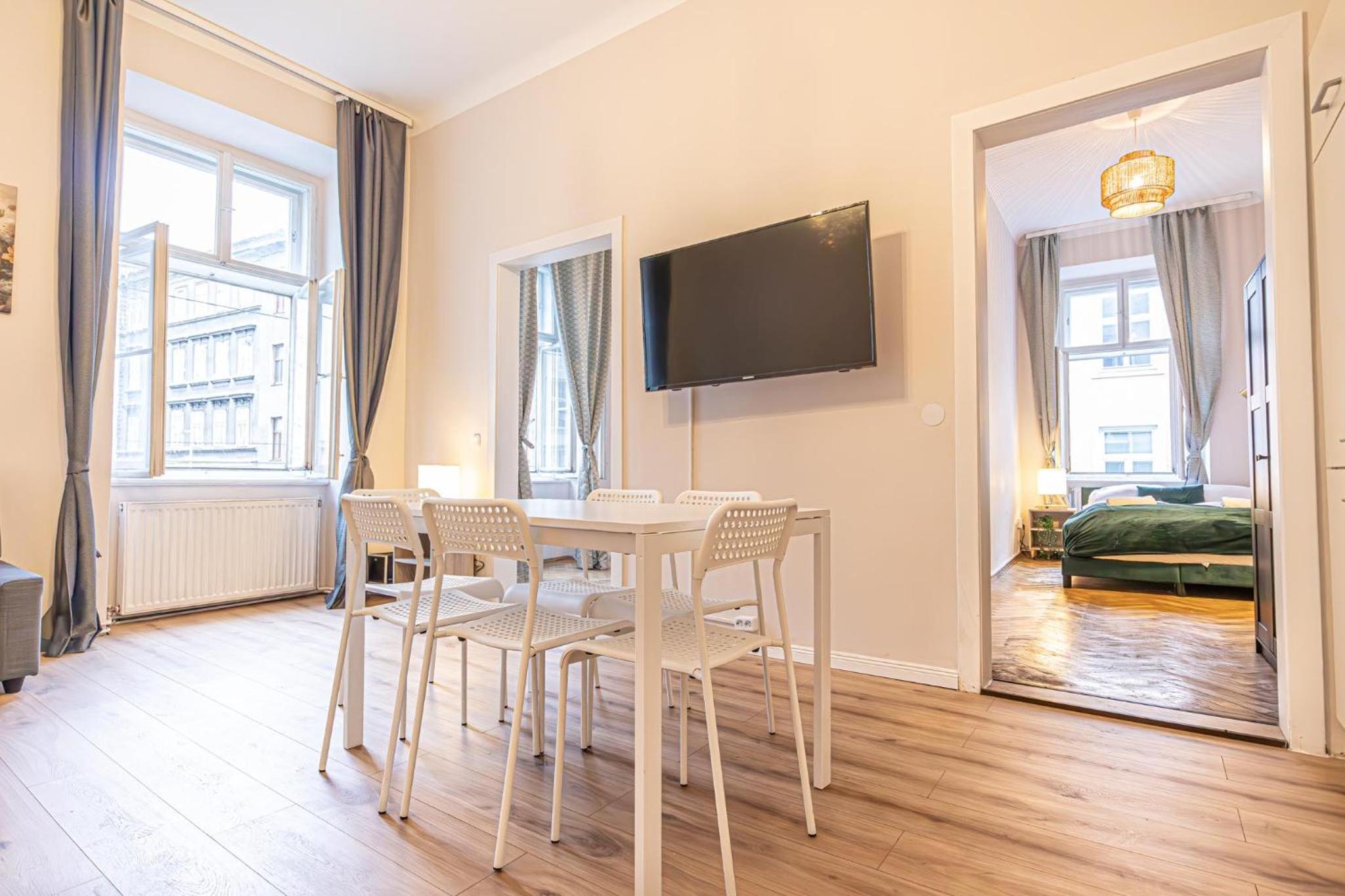 Spacious 2BR Apartment with Living Room in Central Vienna