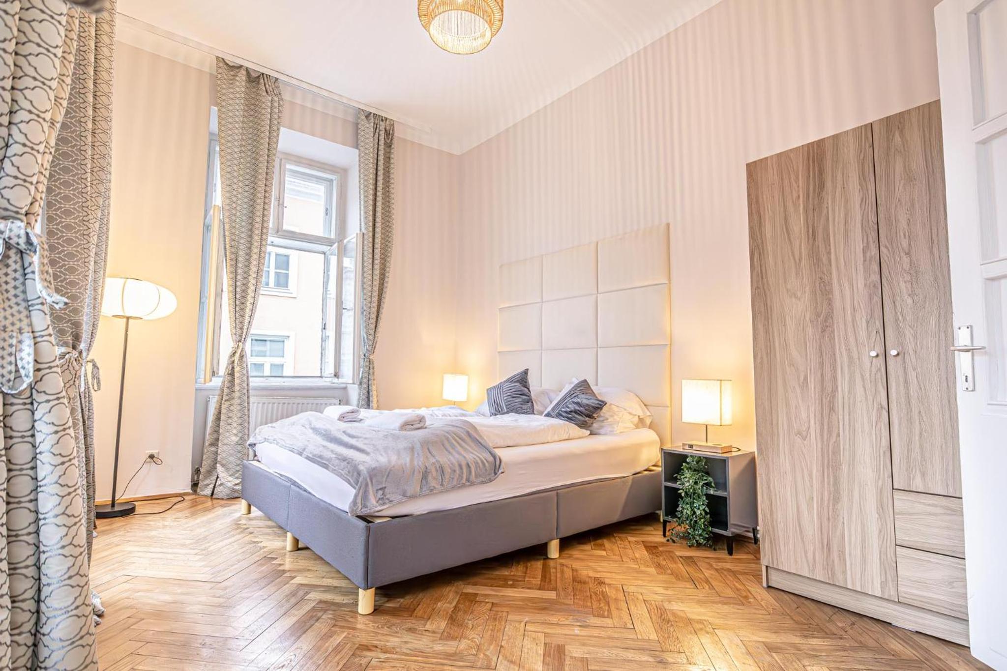 Spacious 2BR Apartment with Living Room in Central Vienna