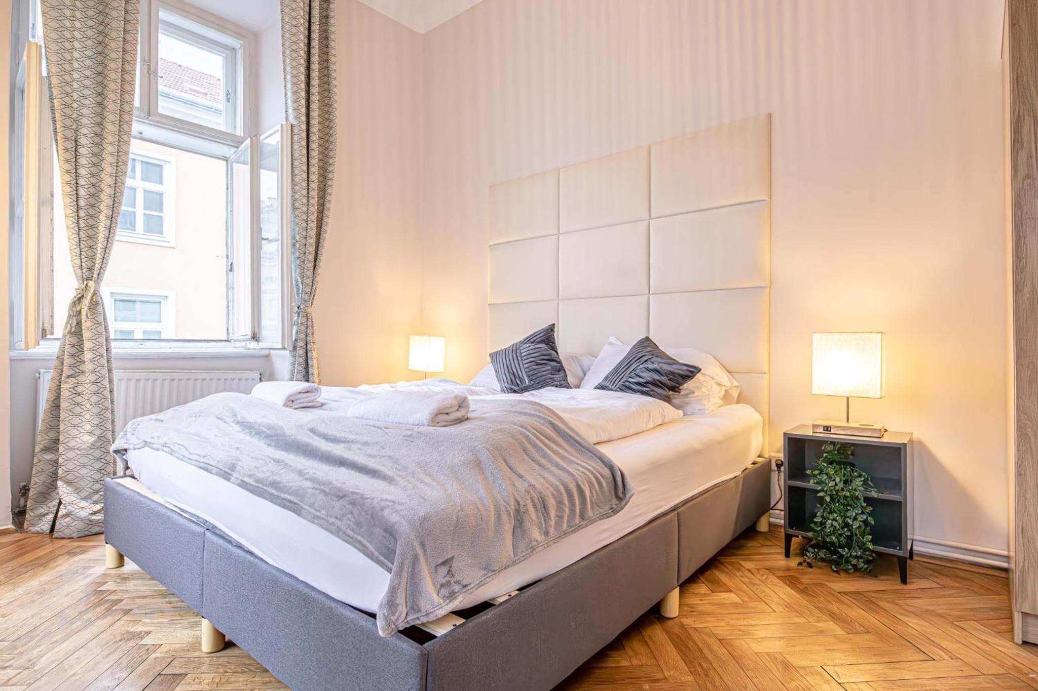 Spacious 2BR Apartment with Living Room in Central Vienna