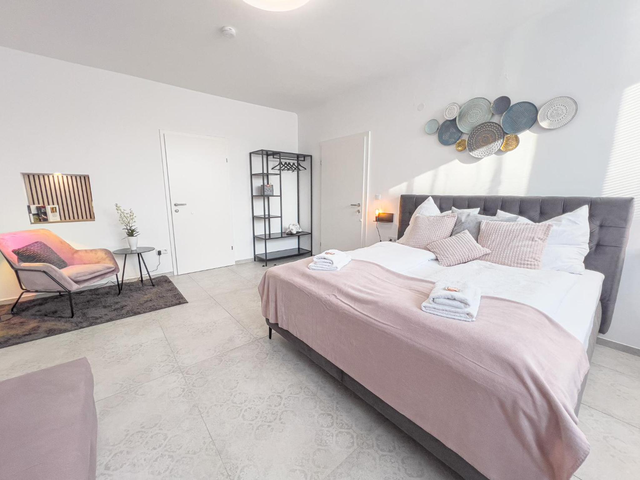 Krems Bahnhof Deluxe Rooms - near Danube River