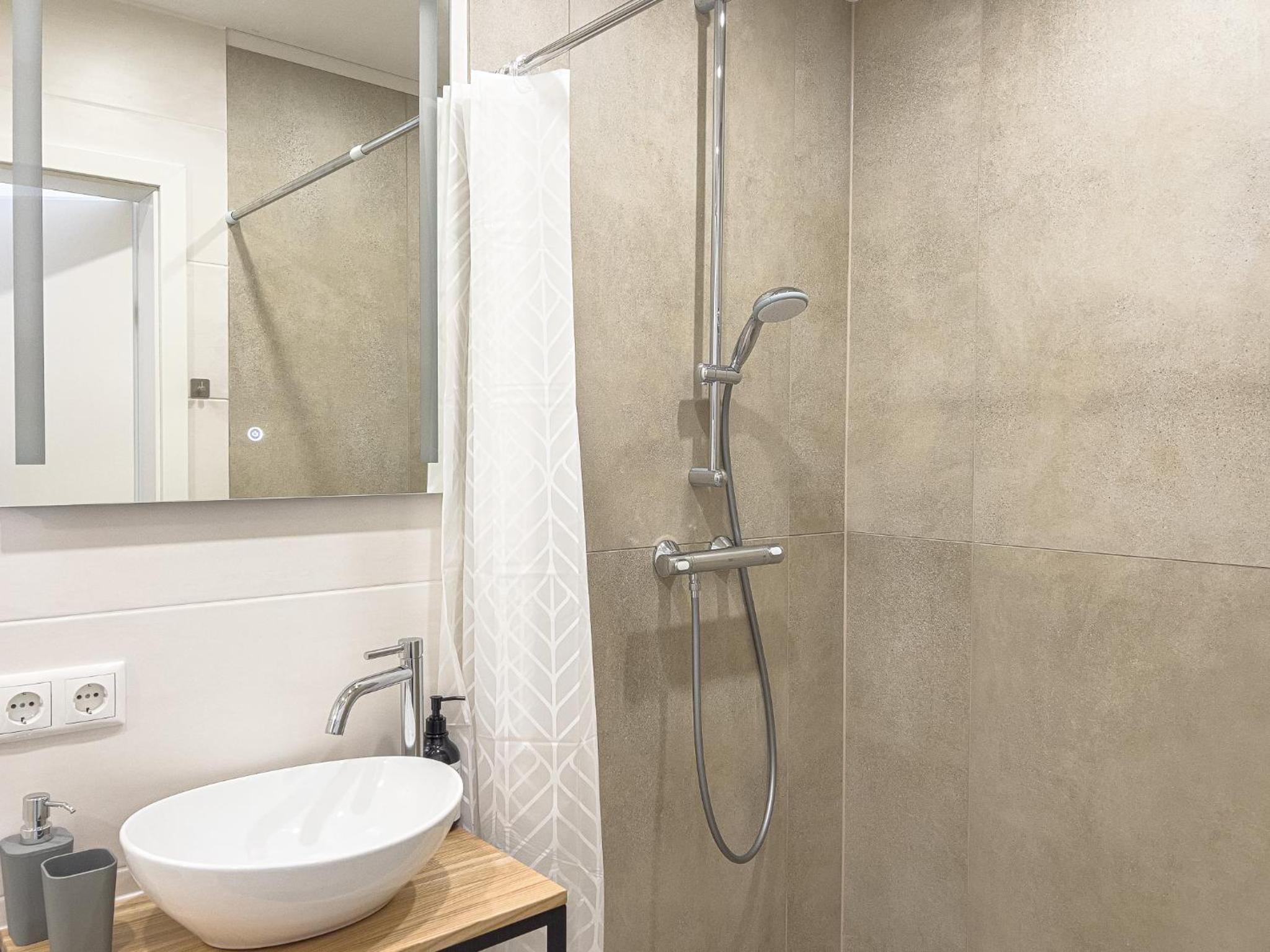 Krems Bahnhof Deluxe Rooms - near Danube River