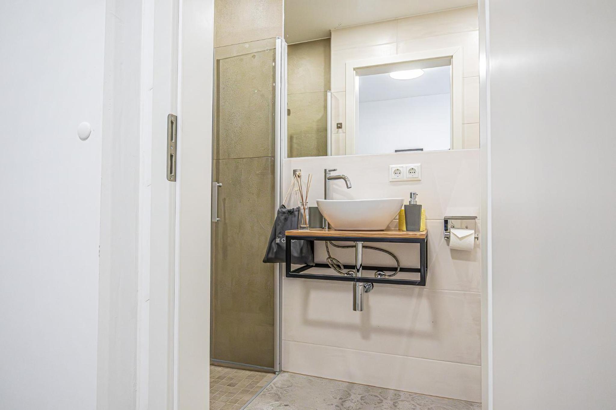 Krems Bahnhof Deluxe Rooms - near Danube River