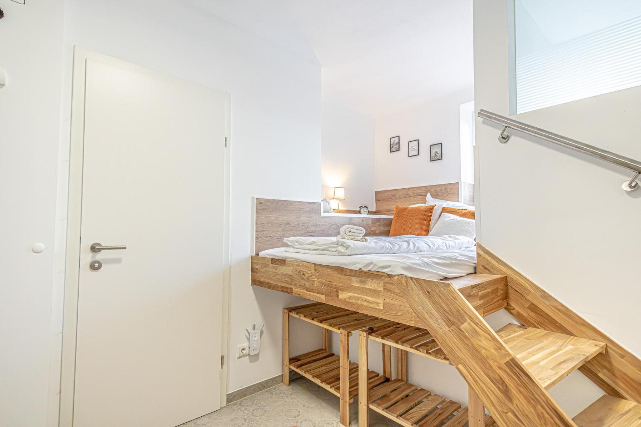 Krems Bahnhof Deluxe Rooms - near Danube River