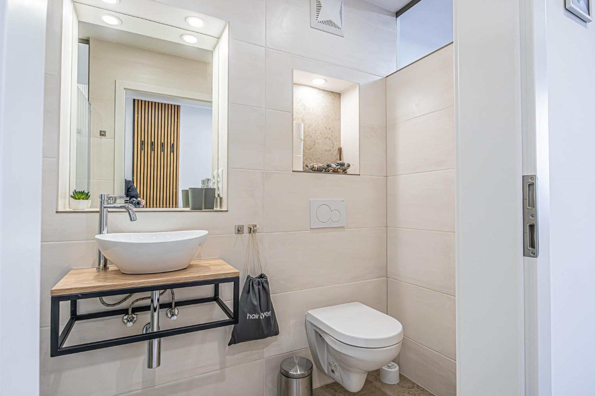 Krems Bahnhof Deluxe Rooms - near Danube River
