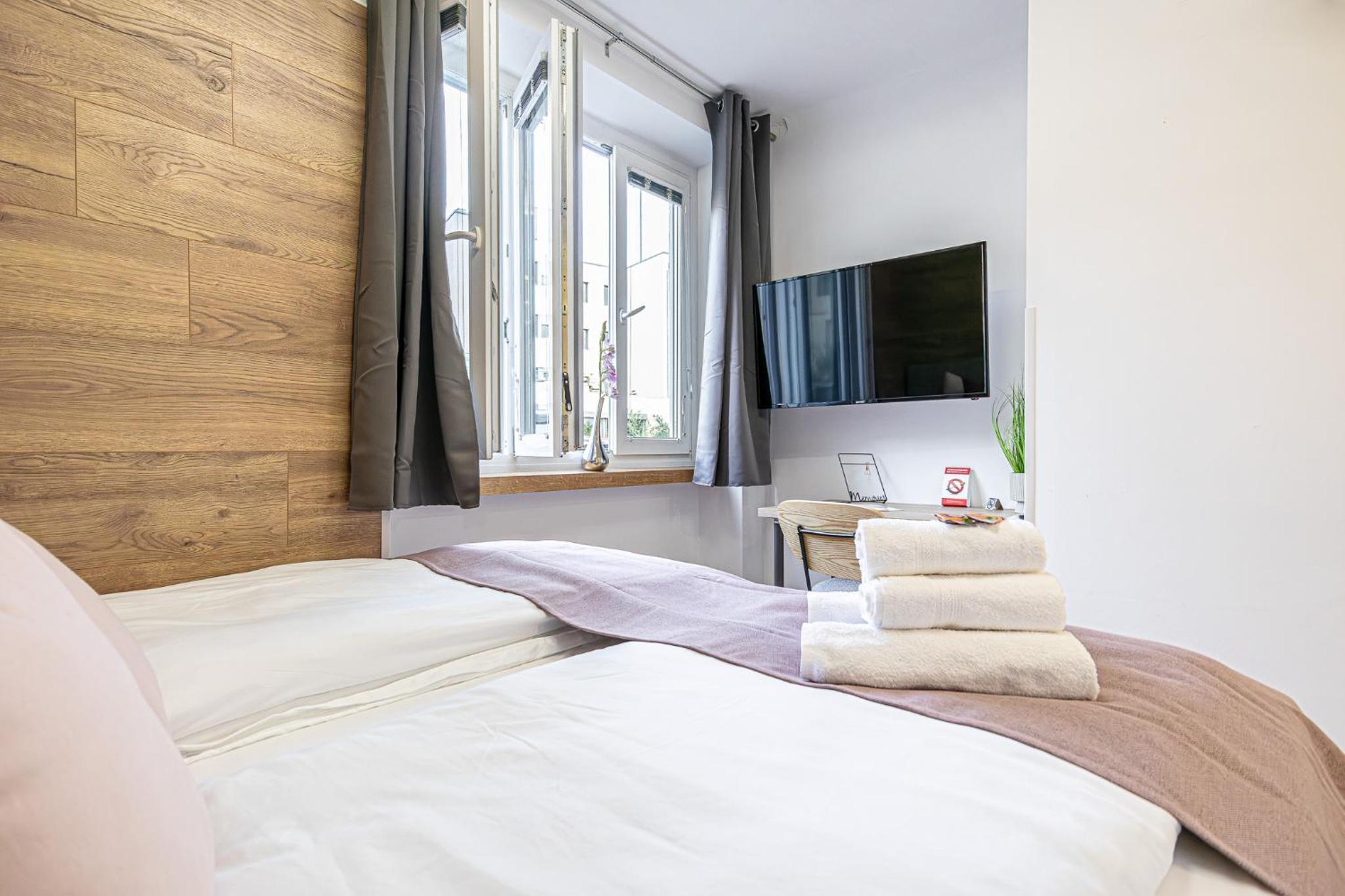Krems Bahnhof Deluxe Rooms - near Danube River