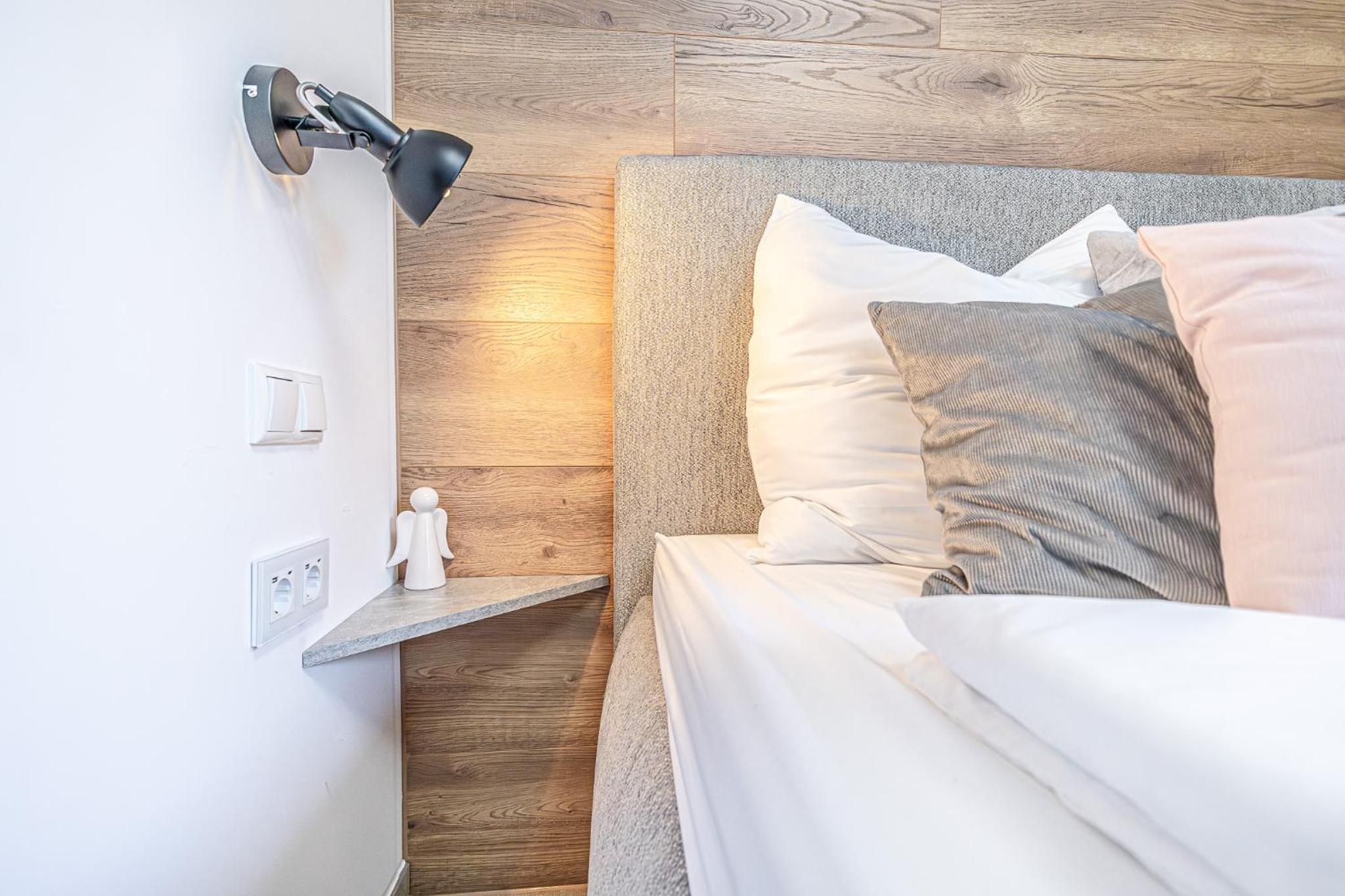 Krems Bahnhof Deluxe Rooms - near Danube River