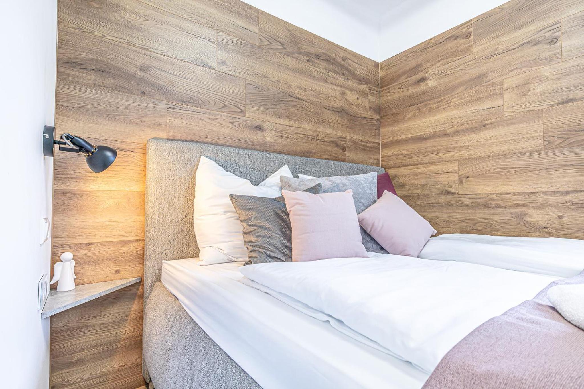 Krems Bahnhof Deluxe Rooms - near Danube River