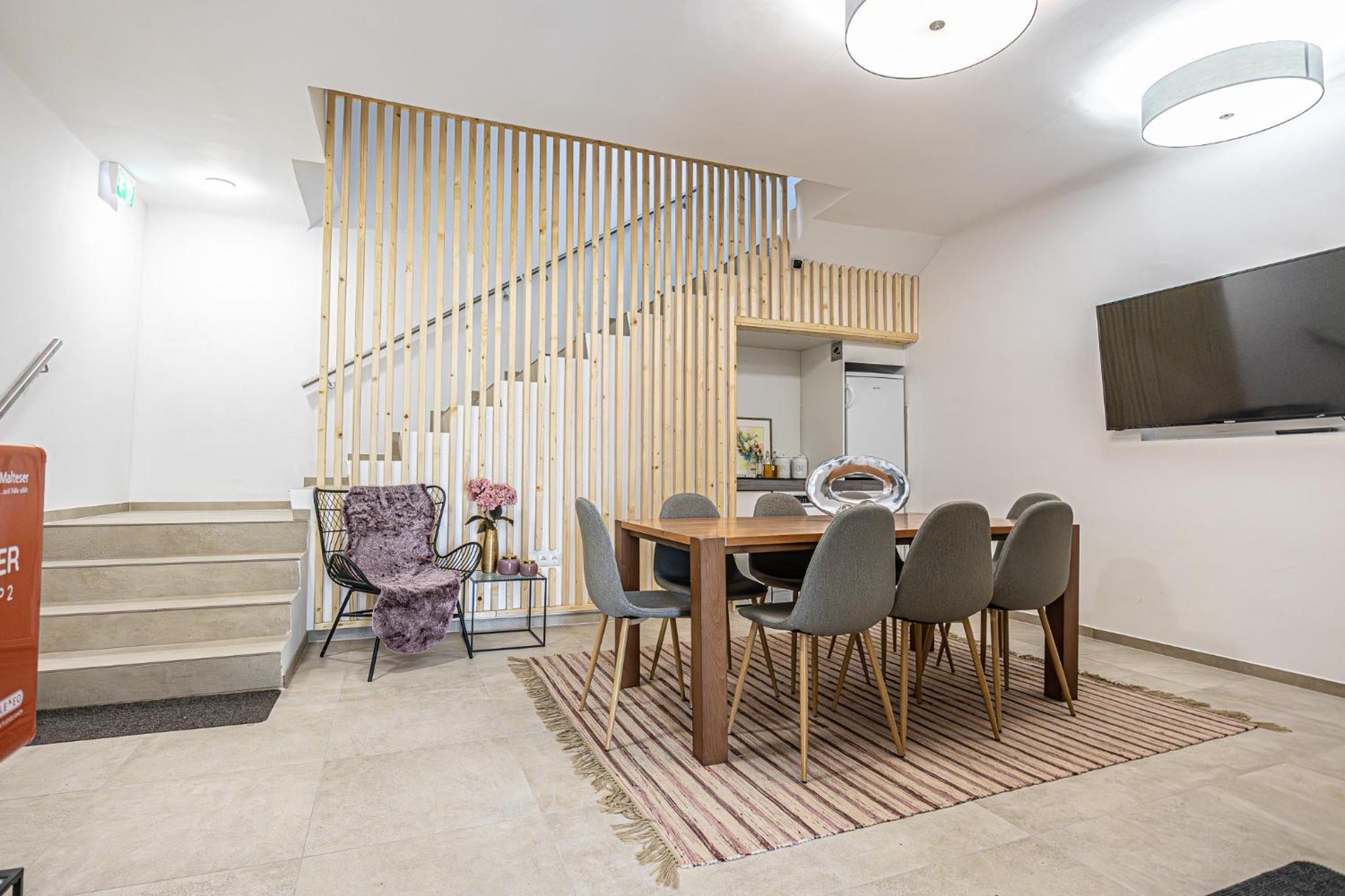 Krems Bahnhof Deluxe Rooms - near Danube River
