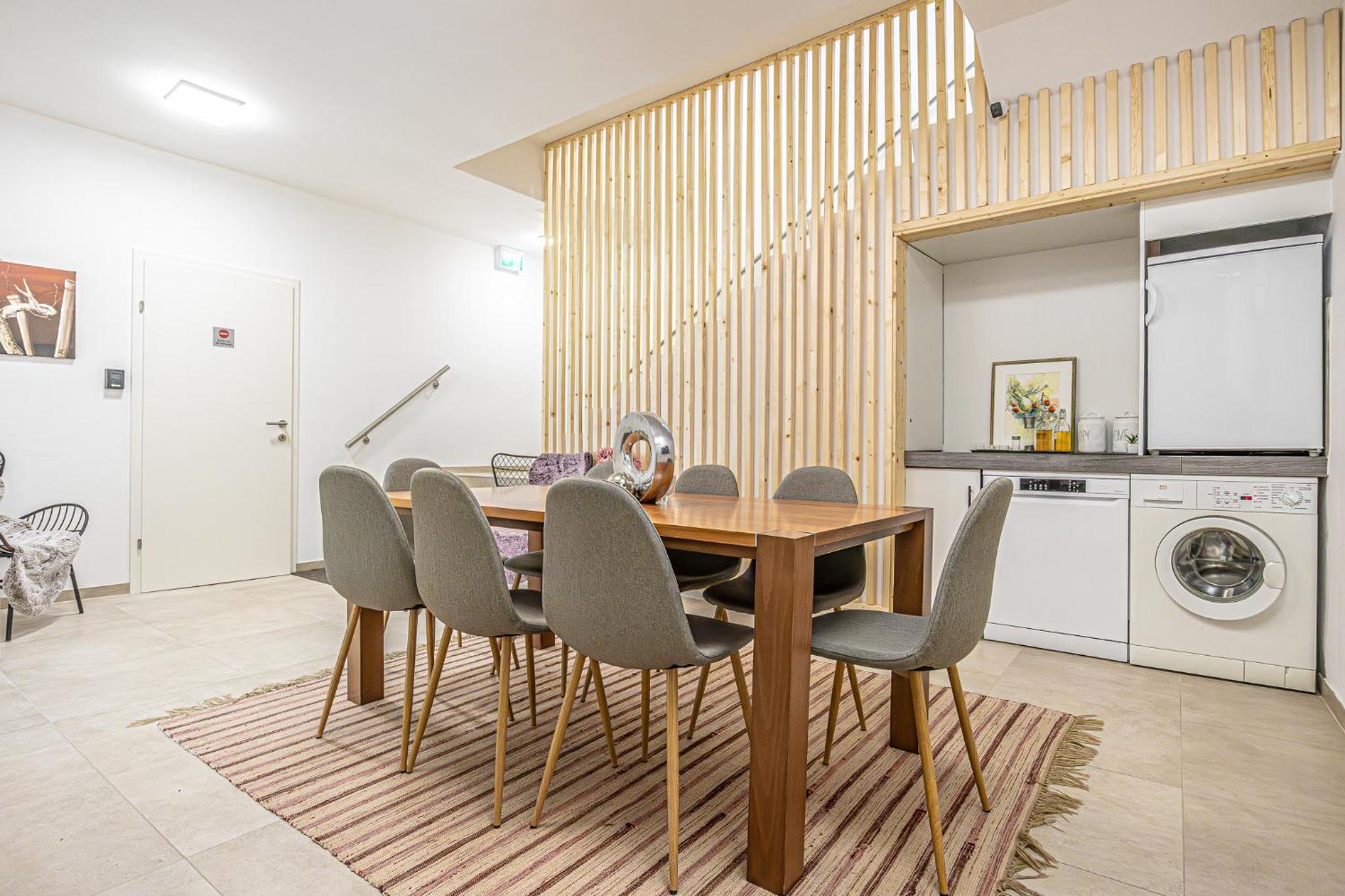 Krems Bahnhof Deluxe Rooms - near Danube River