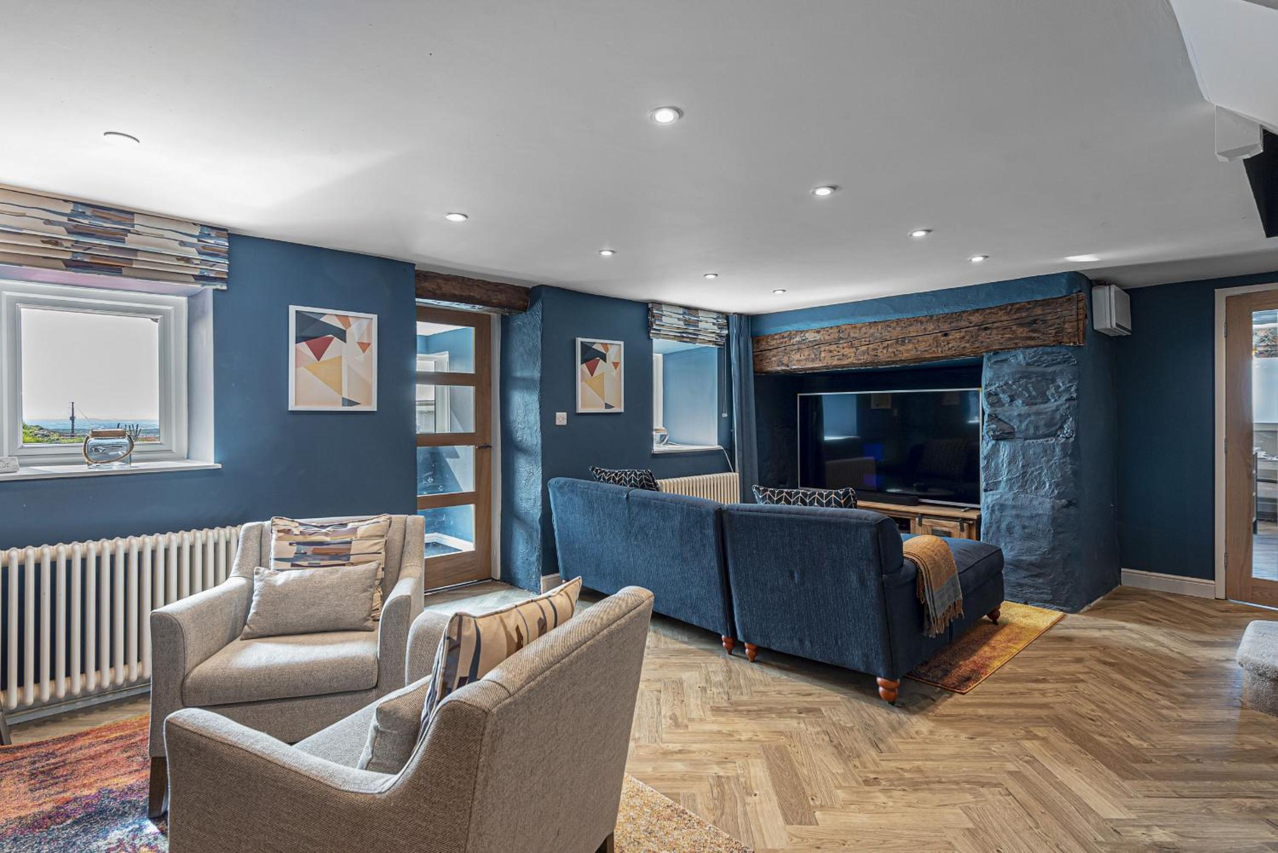 Goferydd, South Stack, Anglesey, 4 bed luxury home, hot tub, dog friendly view 5