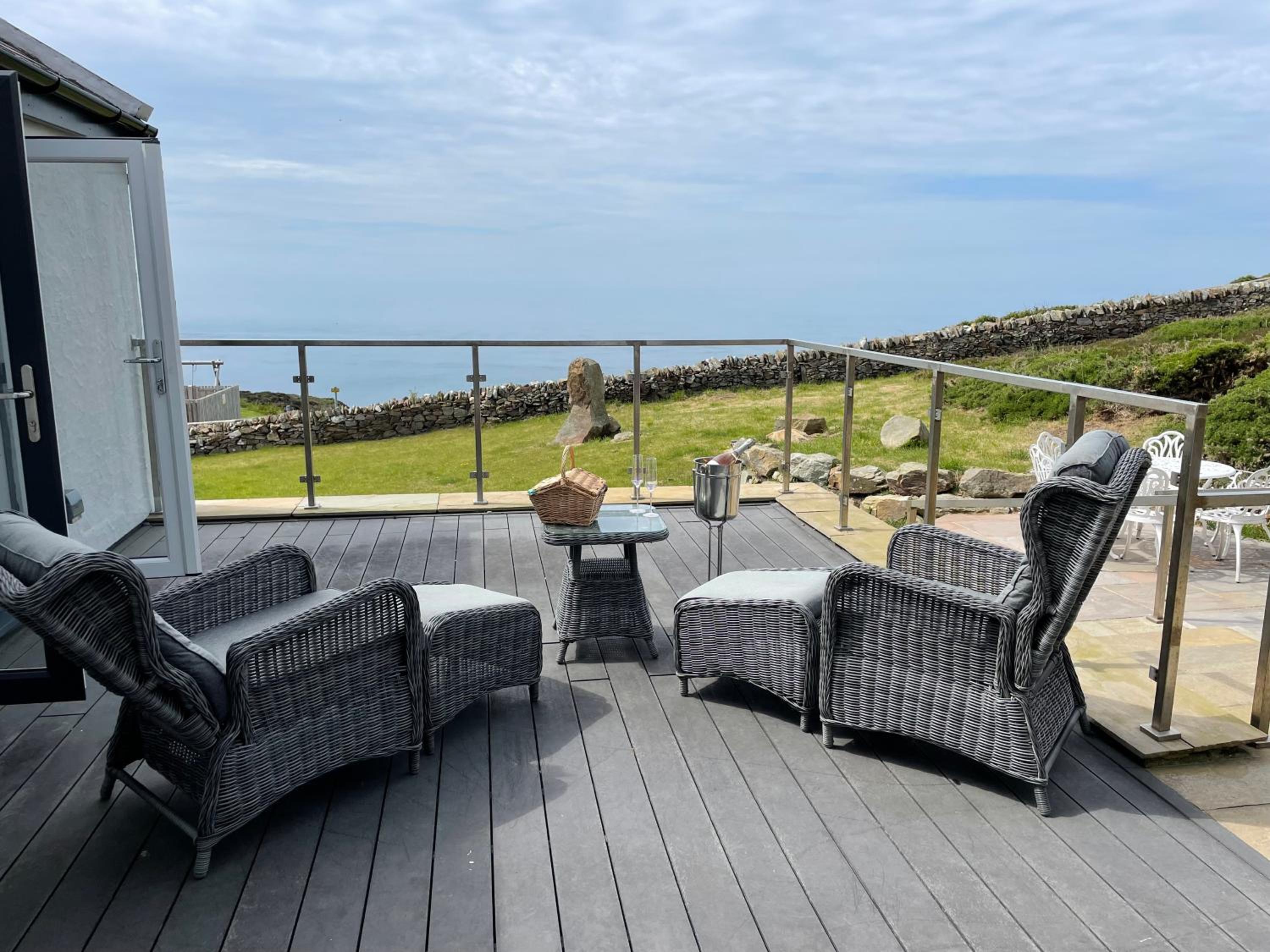 Goferydd, South Stack, Anglesey, 4 bed luxury home, hot tub, dog friendly view 3