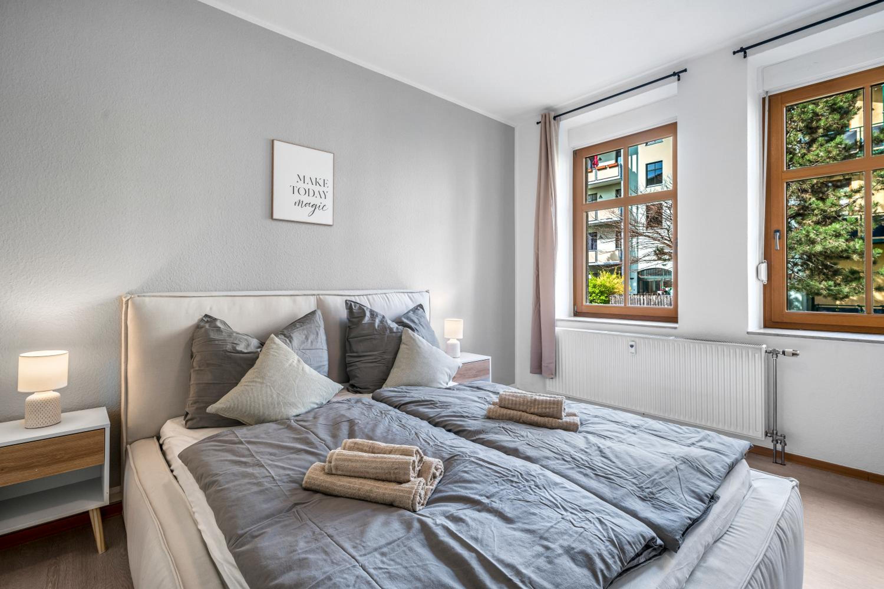 LeHaStays - Apartments Buckau 16a I Küche I Smart TV mit Netflix I toller Innenhof