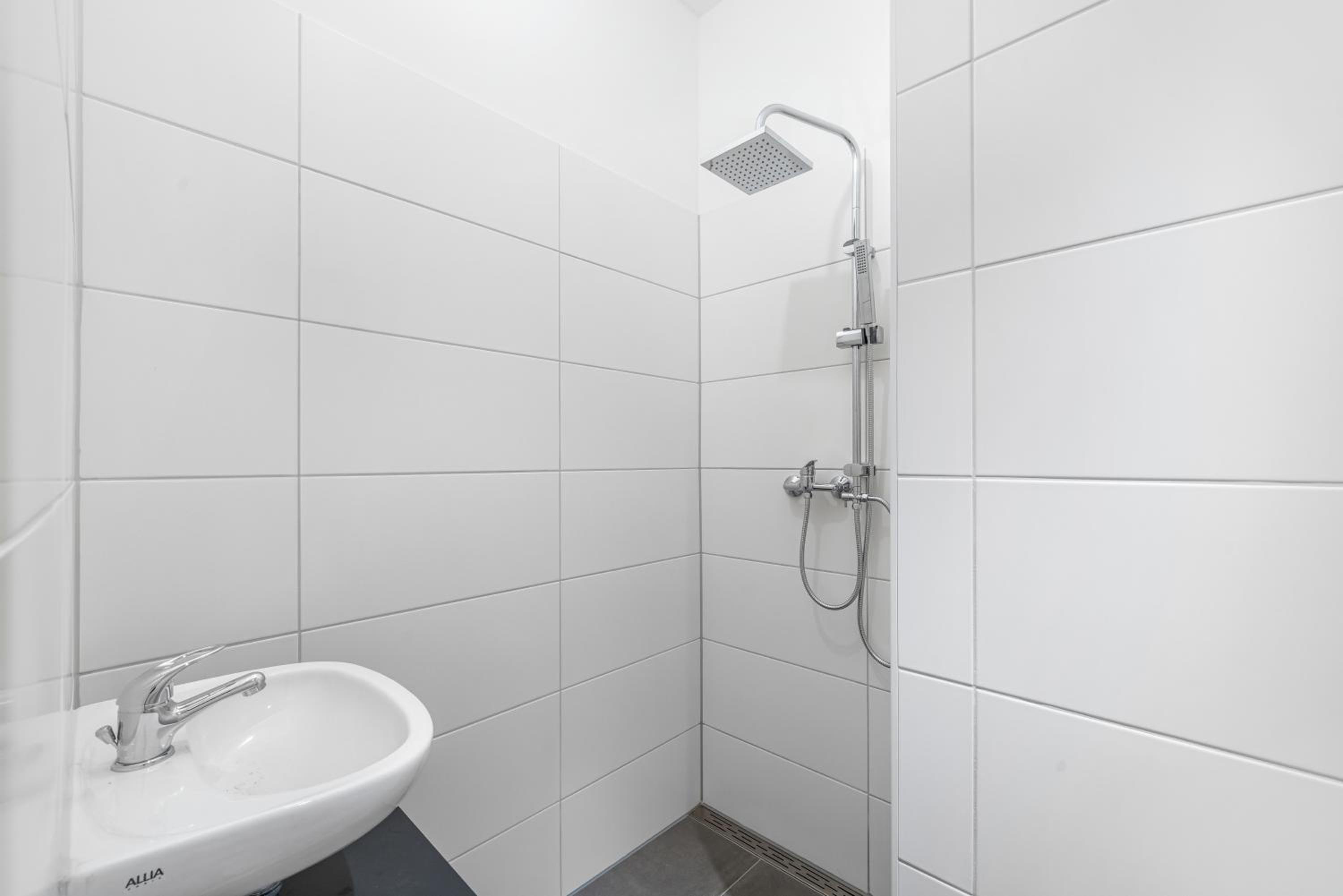 LeHaStays - Apartments Buckau 16a I Küche I Smart TV mit Netflix I toller Innenhof