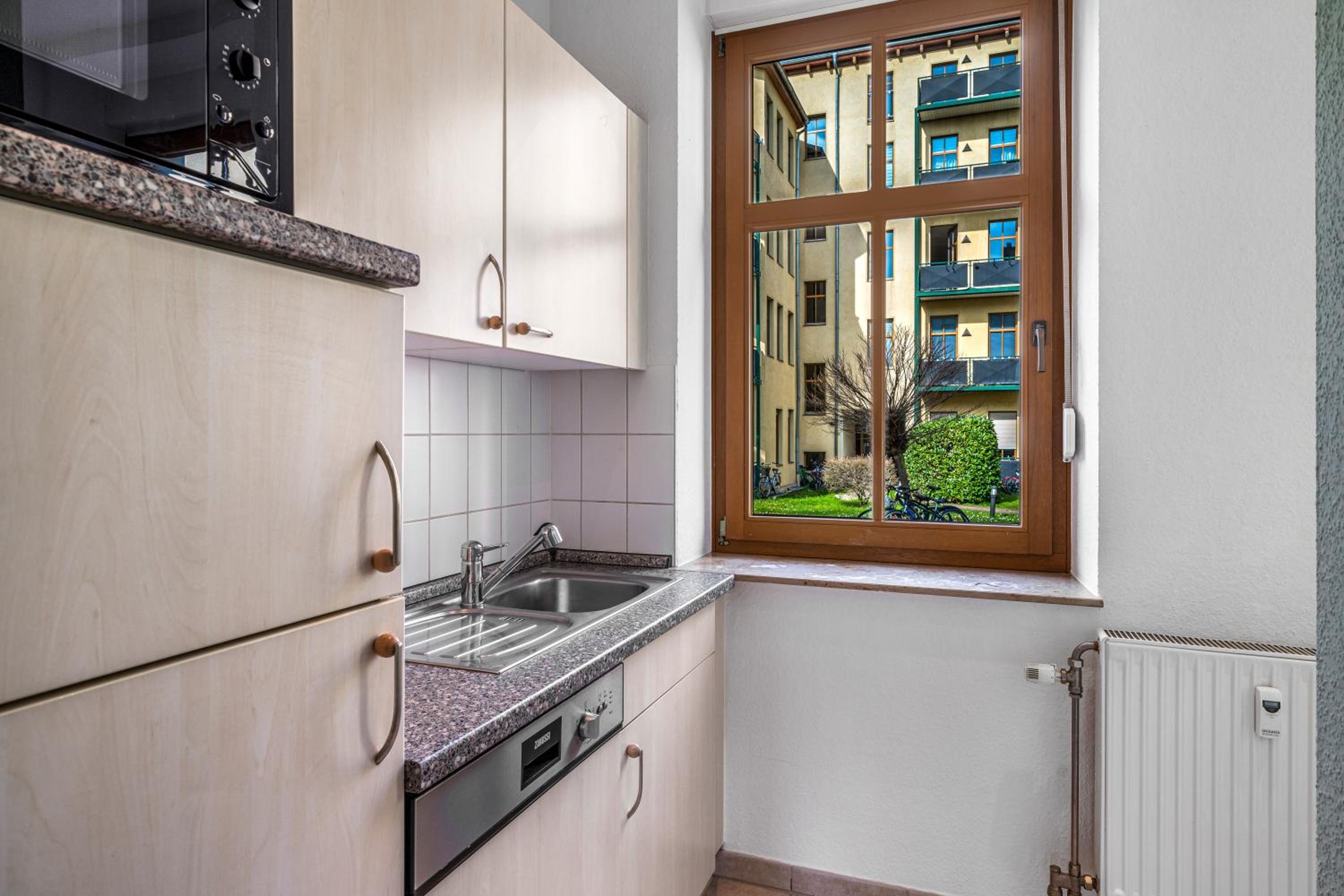 LeHaStays - Apartments Buckau 16a I Küche I Smart TV mit Netflix I toller Innenhof