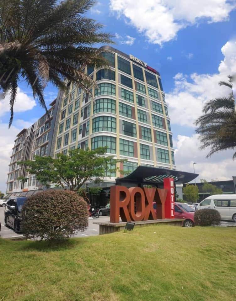 Bunny Homestay 405MB @ ROXY Apartment Kuching