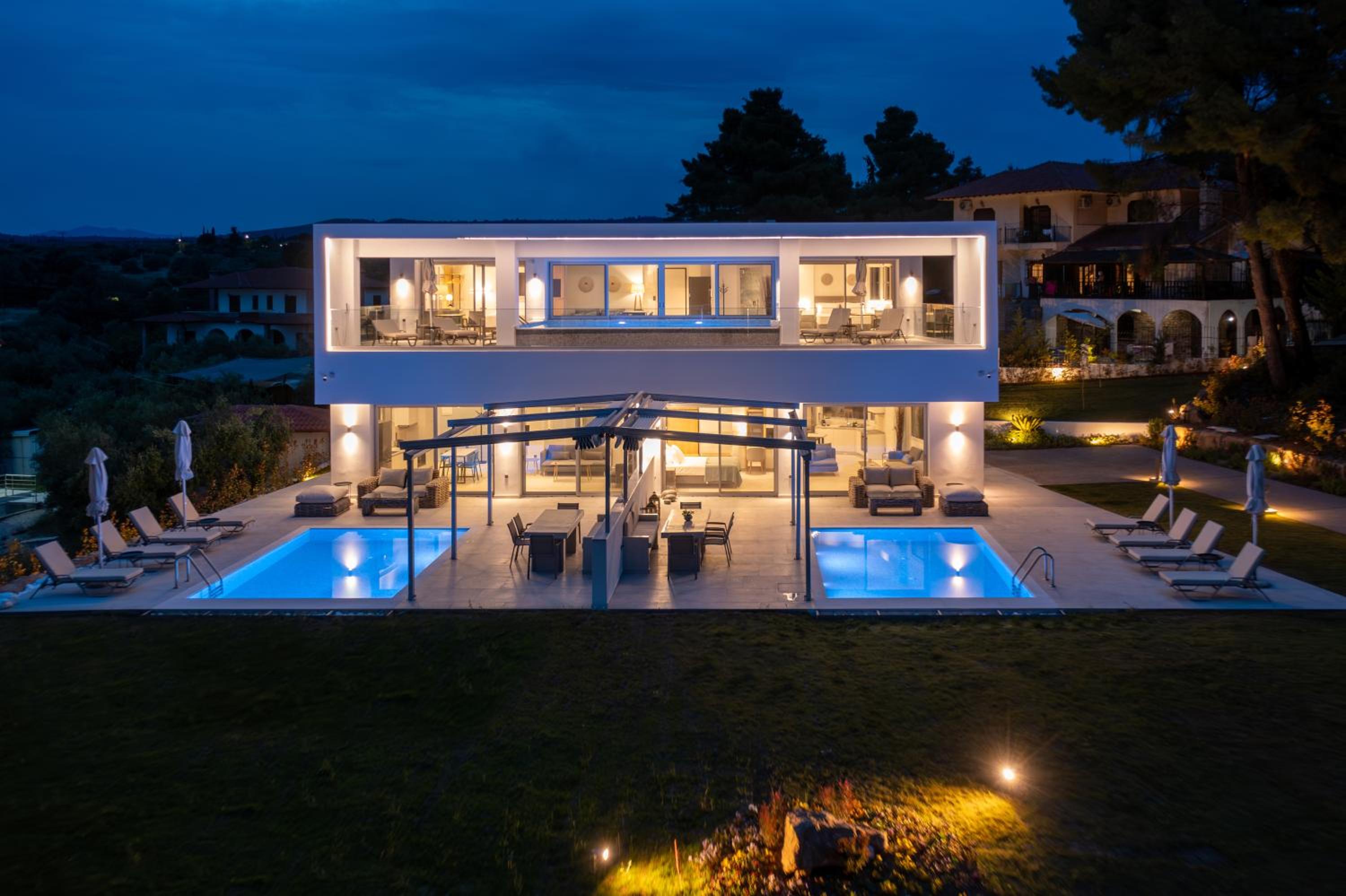 Hotel Nikiti Botanic Pool Suites - Image 1