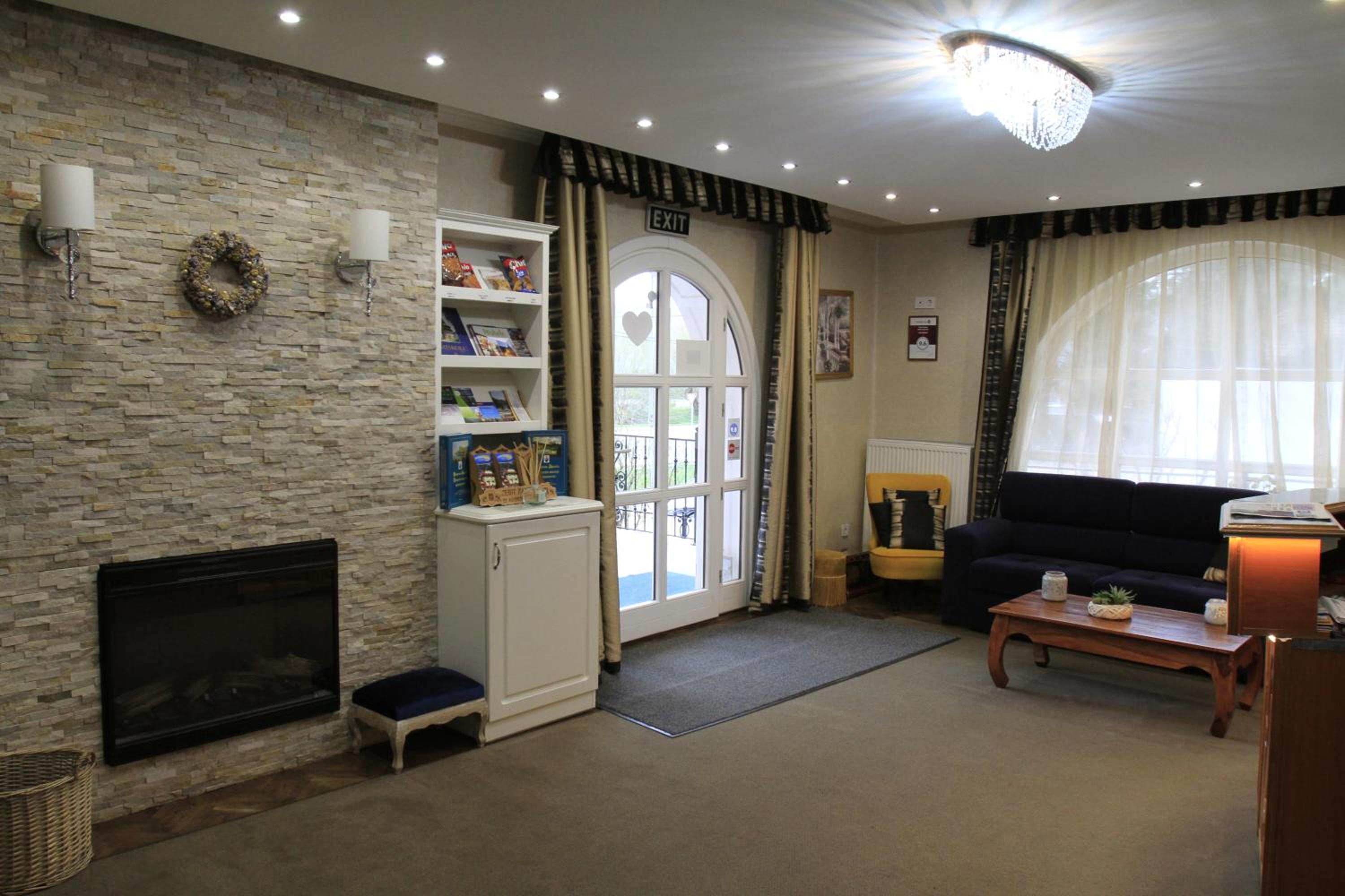 Photo 6