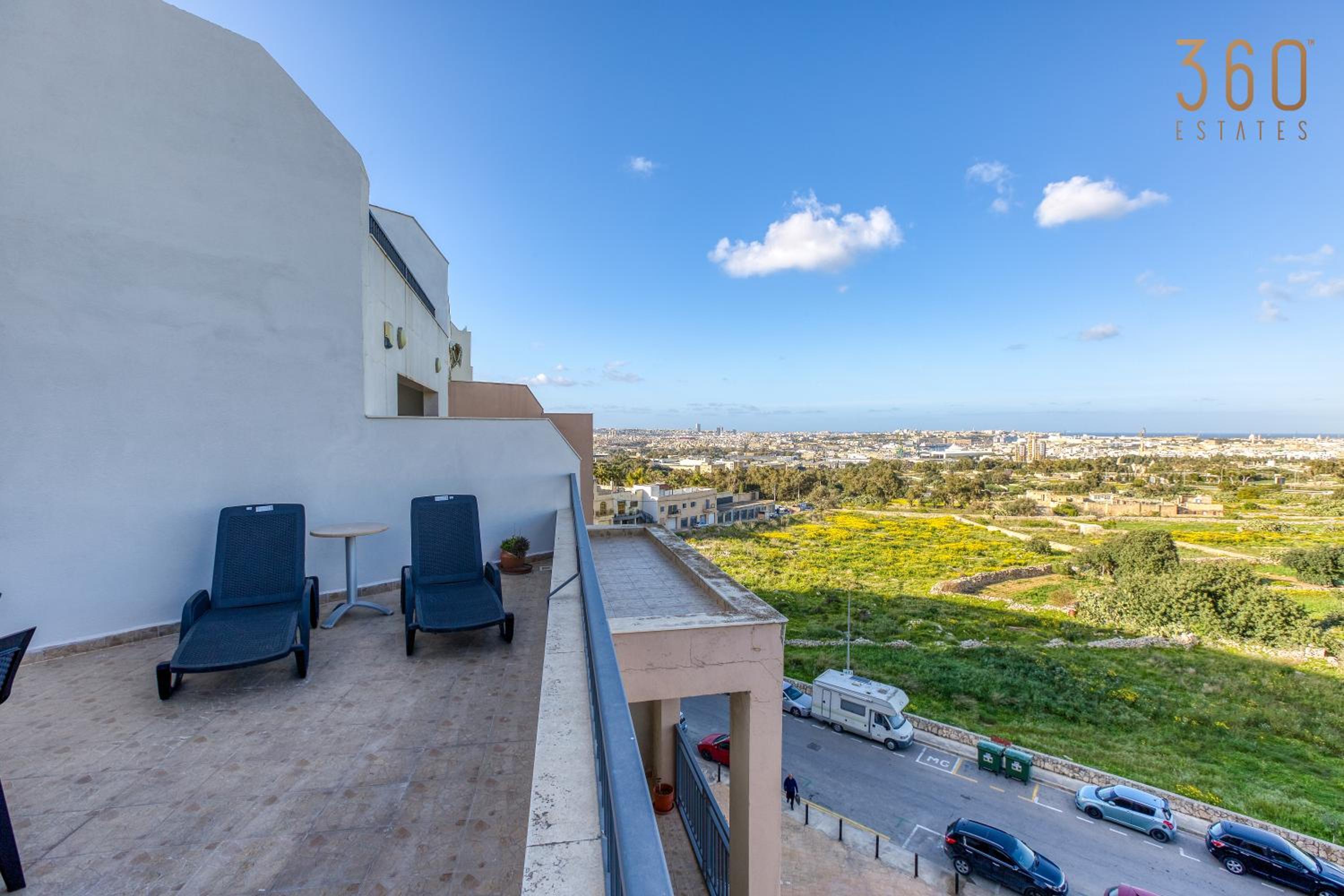 Beautiful PENT with terrace & spectacular views by 360 Estates view 4