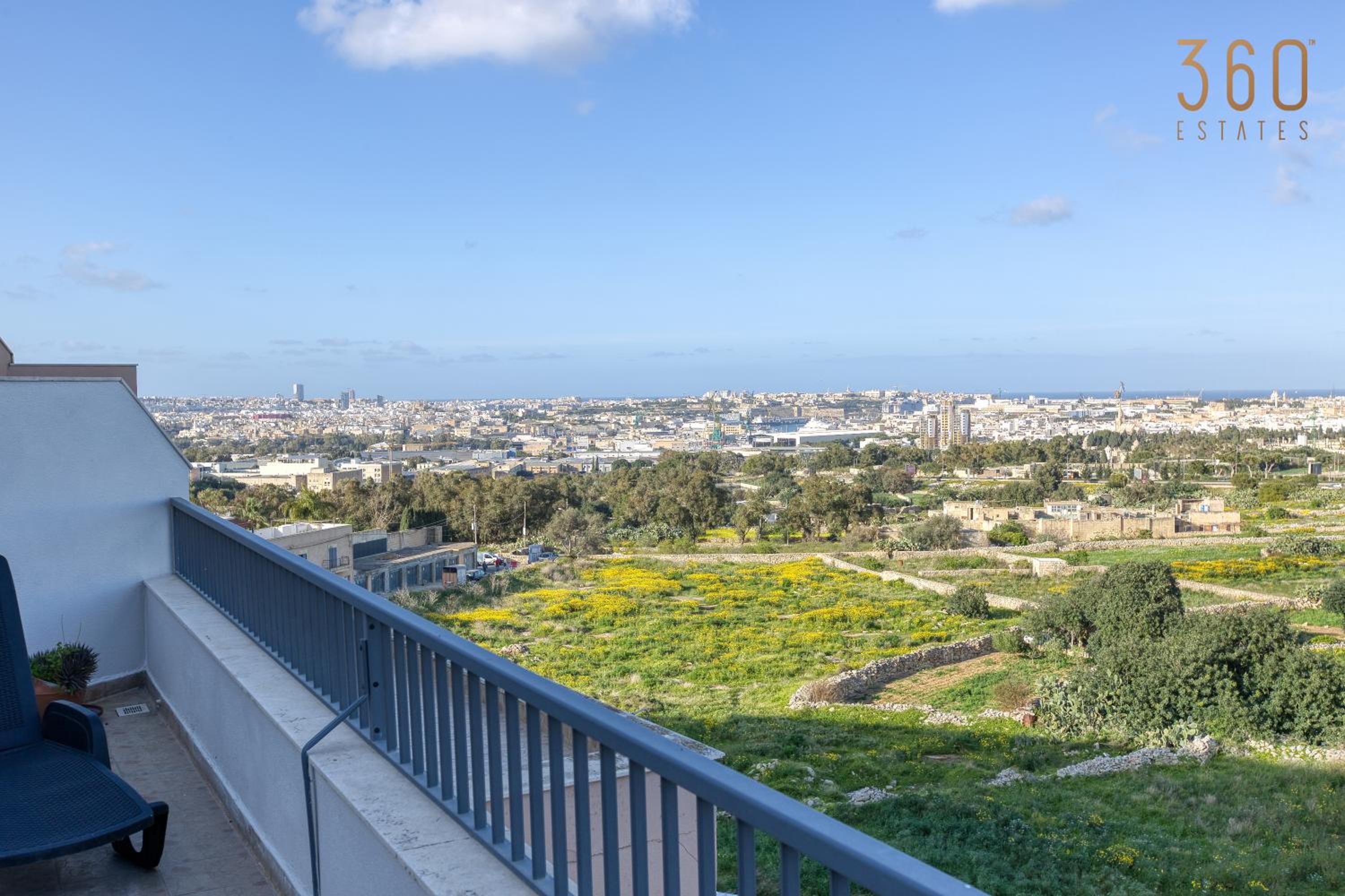 Beautiful PENT with terrace & spectacular views by 360 Estates view 5