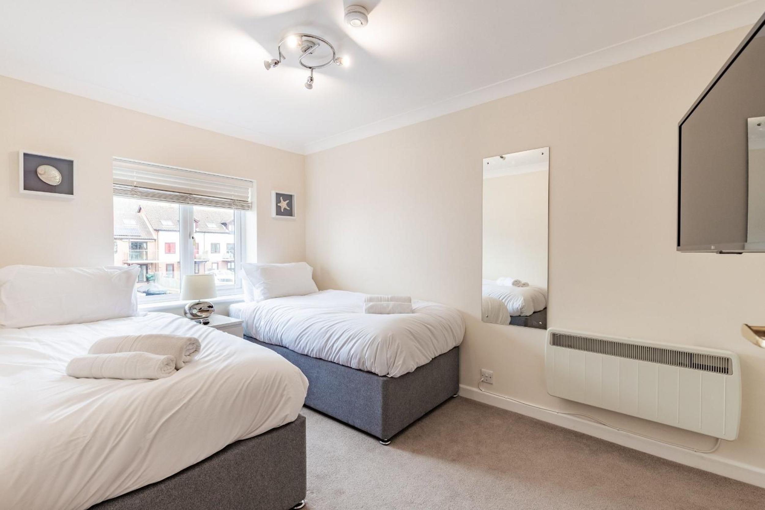 Host & Stay - Kingsmere view 5
