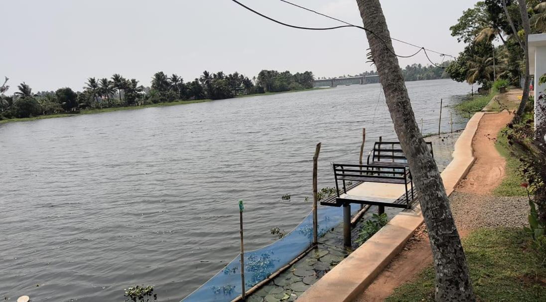 JMJ Riverview Homestay view 3