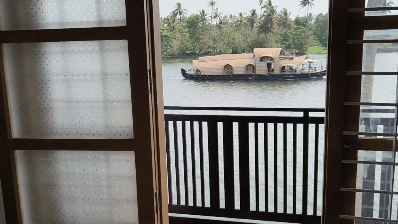 JMJ Riverview Homestay view 4