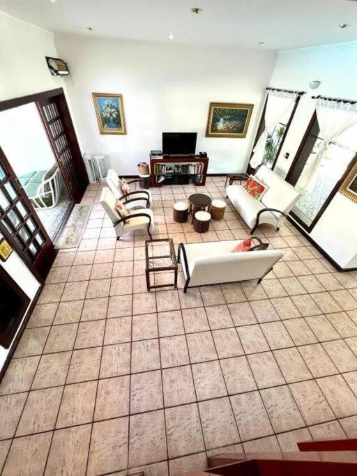 Casa luxuosa em Jd. Acapulco - Guarujá