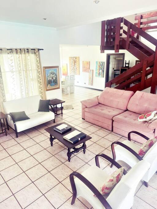 Casa luxuosa em Jd. Acapulco - Guarujá