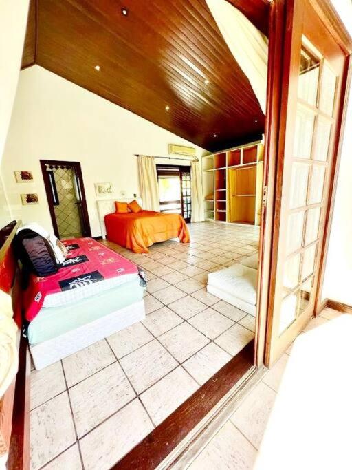 Casa luxuosa em Jd. Acapulco - Guarujá