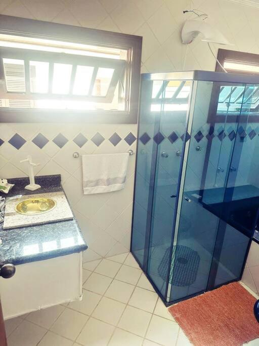 Casa luxuosa em Jd. Acapulco - Guarujá