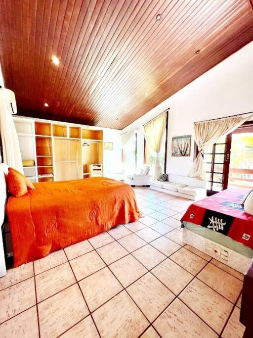 Casa luxuosa em Jd. Acapulco - Guarujá