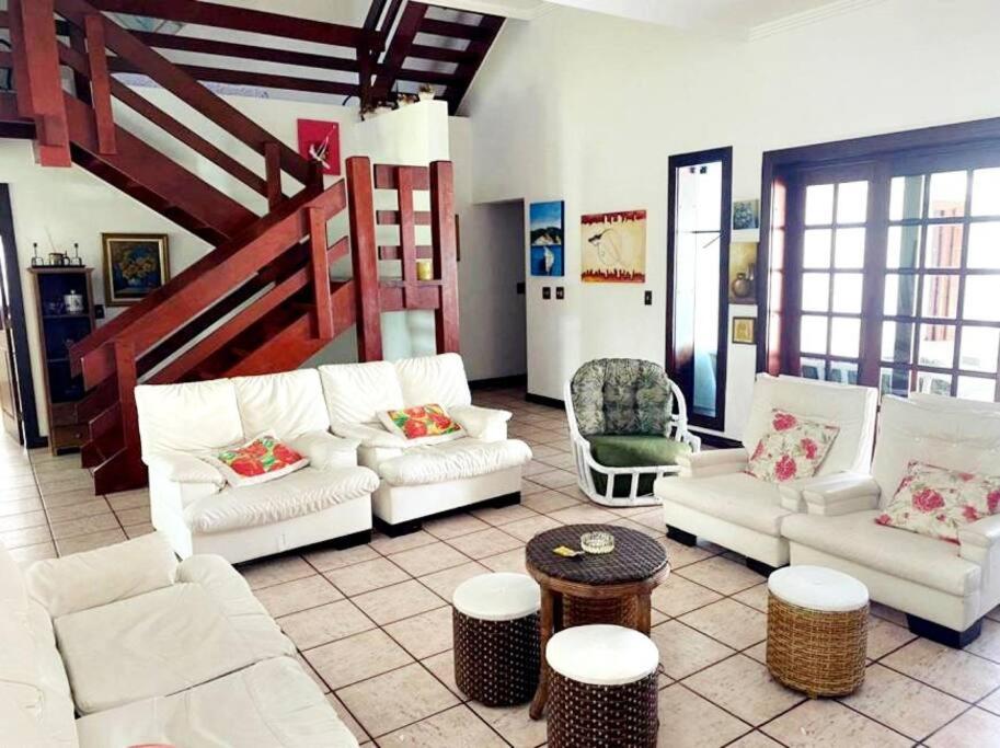 Casa luxuosa em Jd. Acapulco - Guarujá
