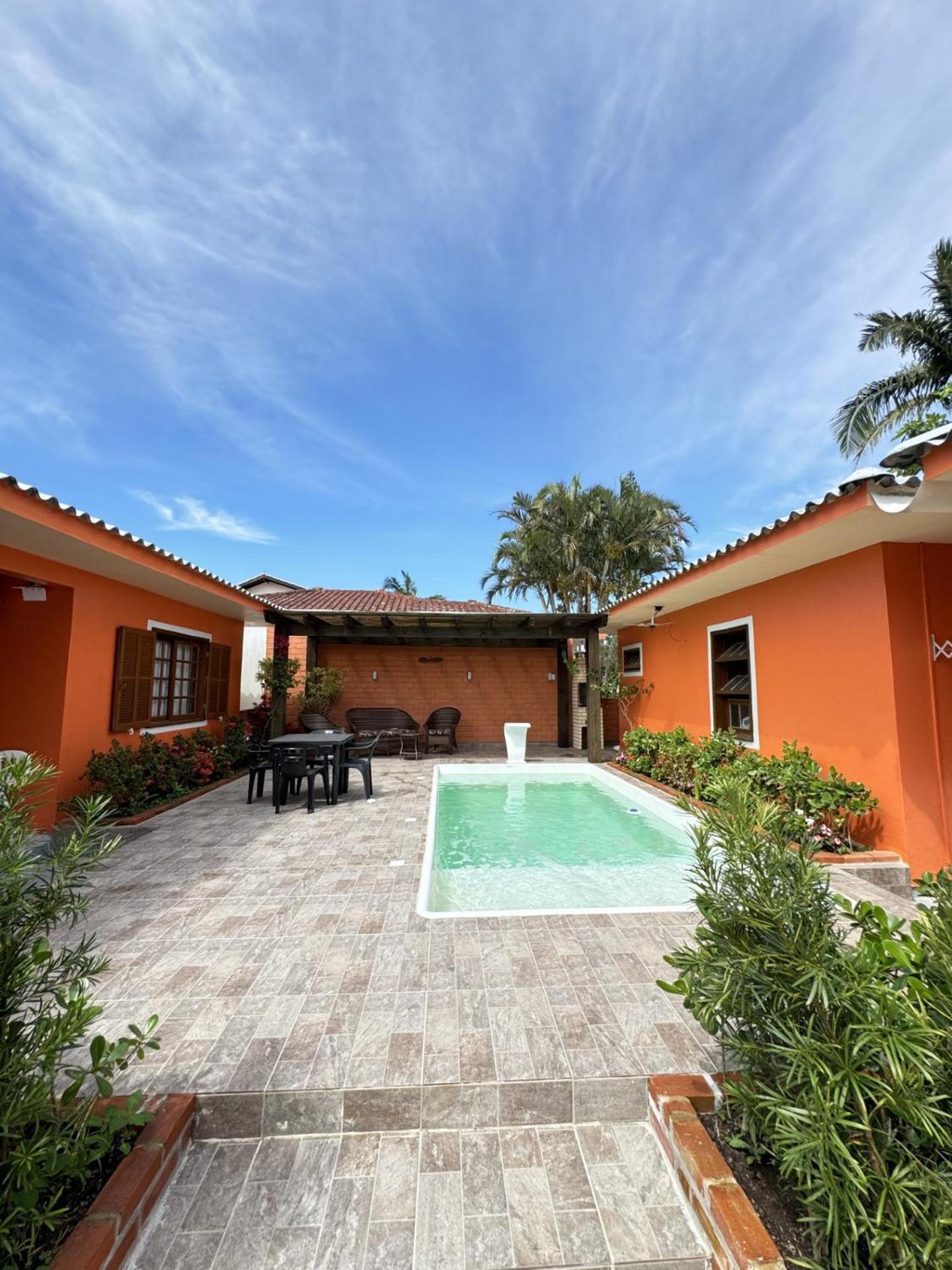 RJ Residencial Nosso Sonho com Piscina a 120m mar